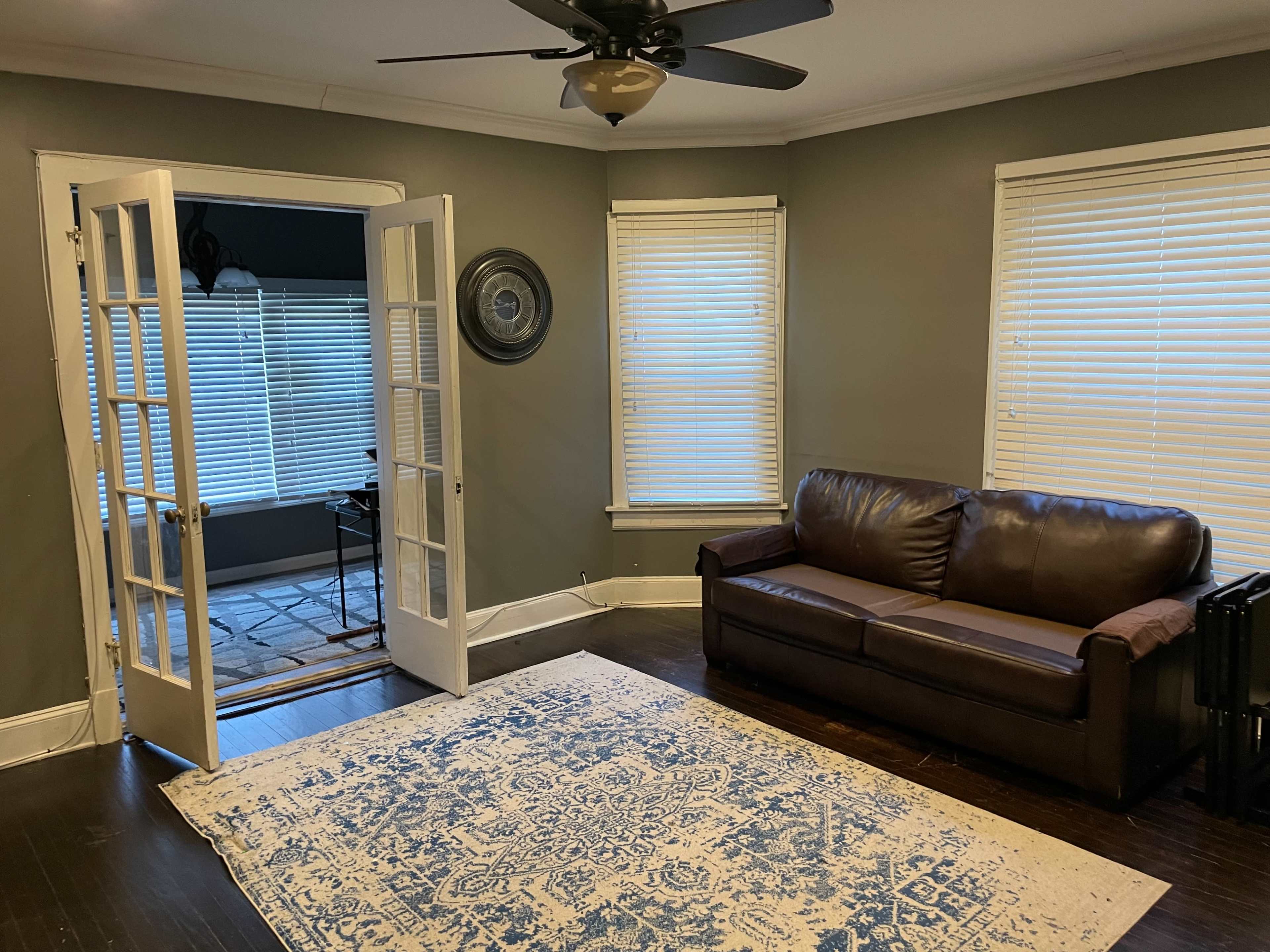 The Cozy Suburban Photo Loft w/ rooms offering natural light. Image in Lyons Township, Brookfield, IL