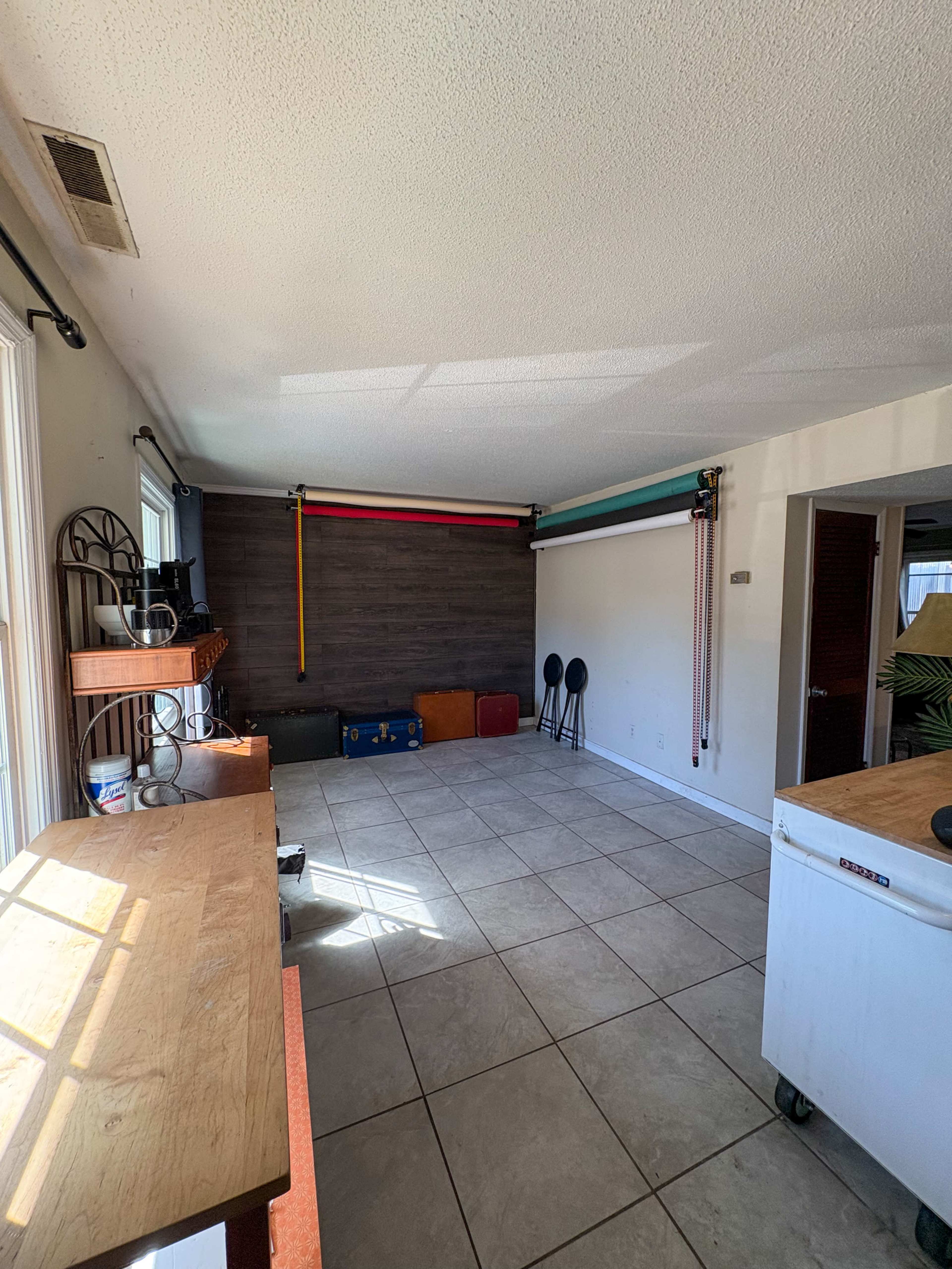 Downtown Mini Studio with Inlet access for Outdoor Photoshoots Image in Wagener Terrace, Charleston, SC