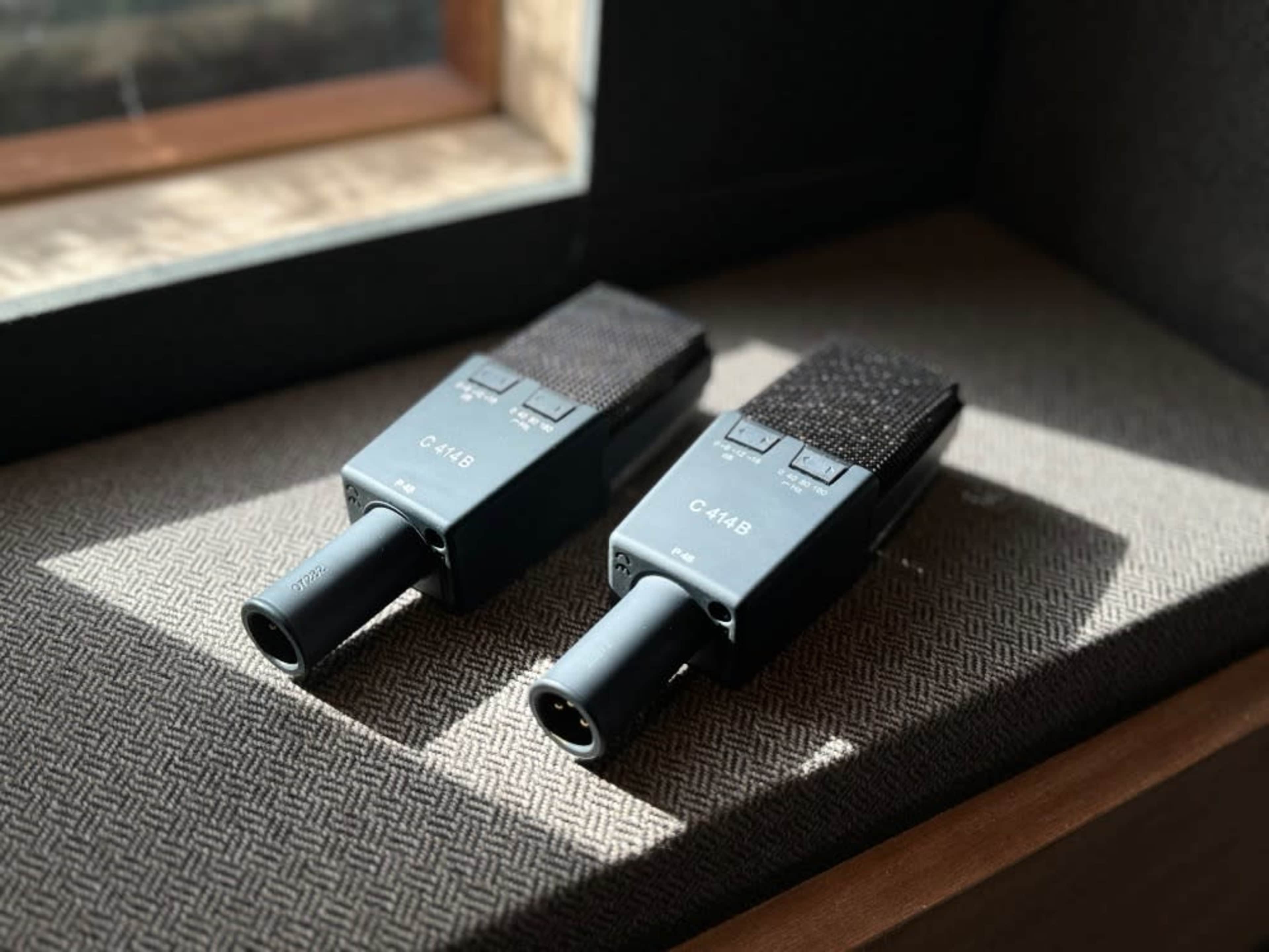 AKG - 414 Professional Condenser Microphone