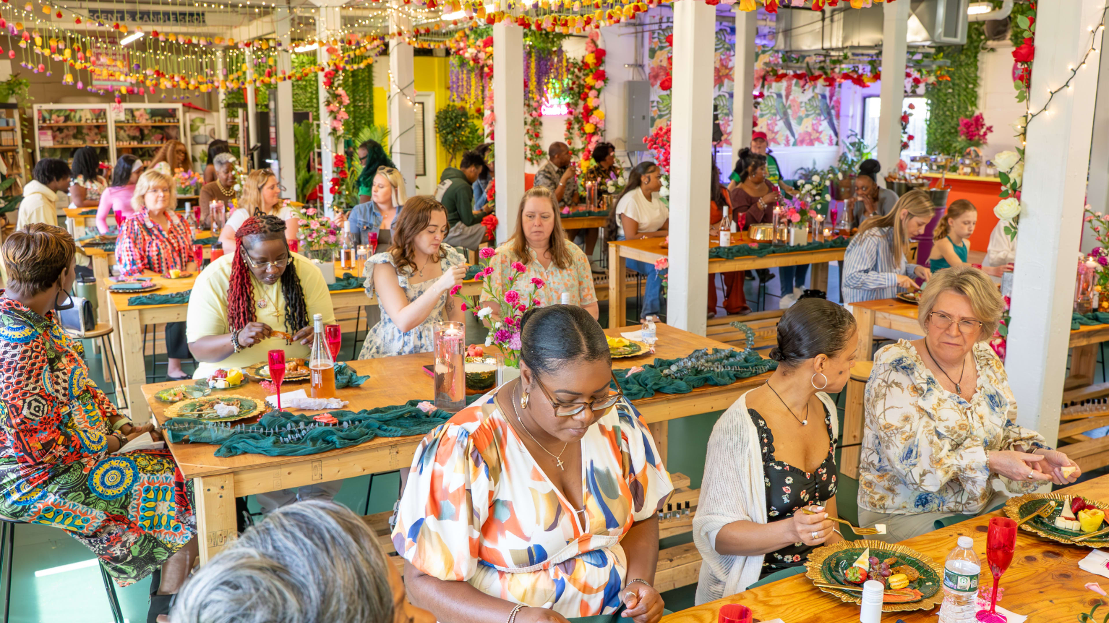 Creative Event Space in Bridgeport,CT | Fully Decorated | Ideal for Meetings, Workshops & Networking Image in East End, BRIDGEPORT, CT