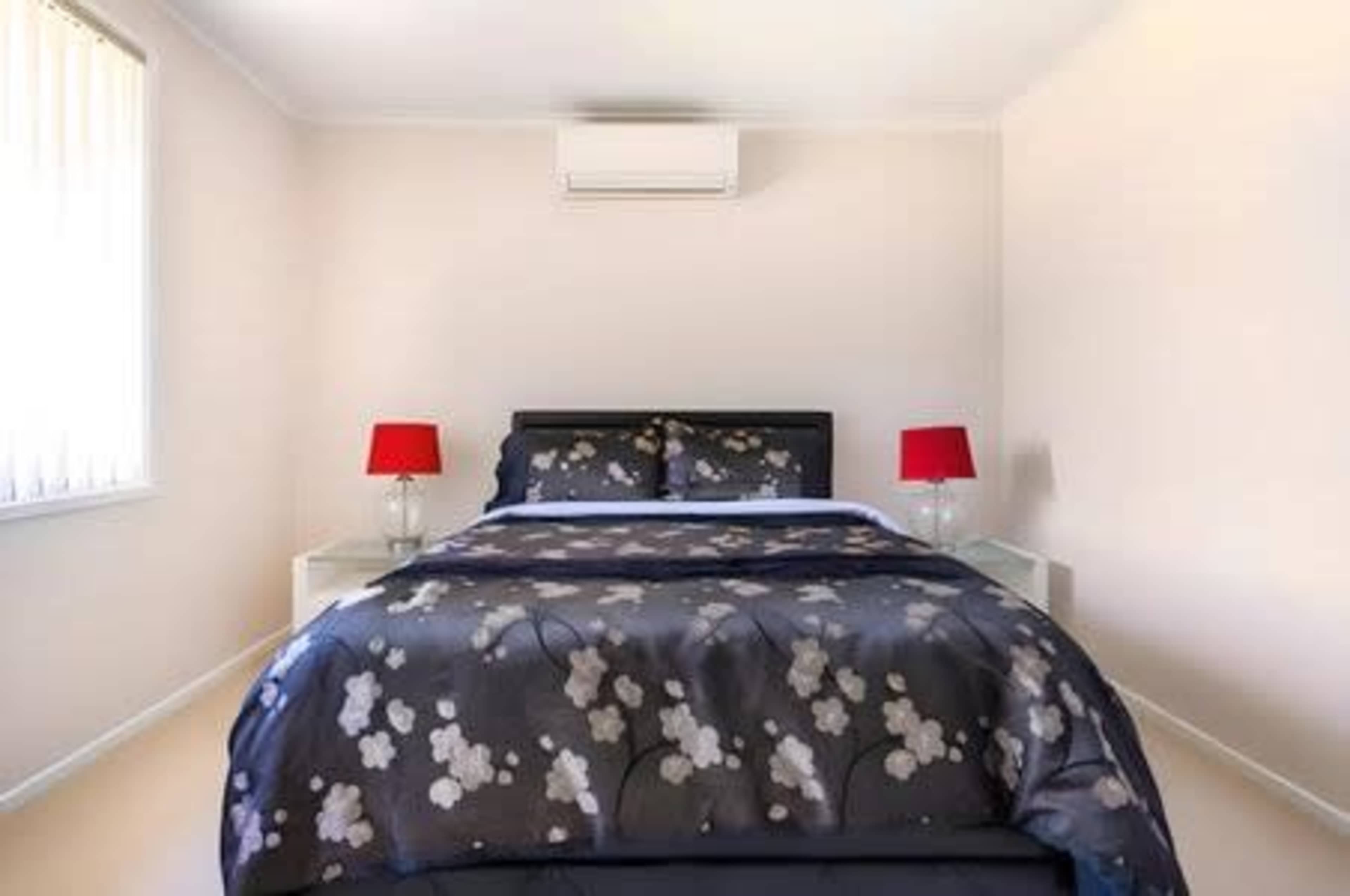 Quiet Kingswood Home with Spacious Kitchen & Lounge Image in Kingswood, Kingswood, NSW