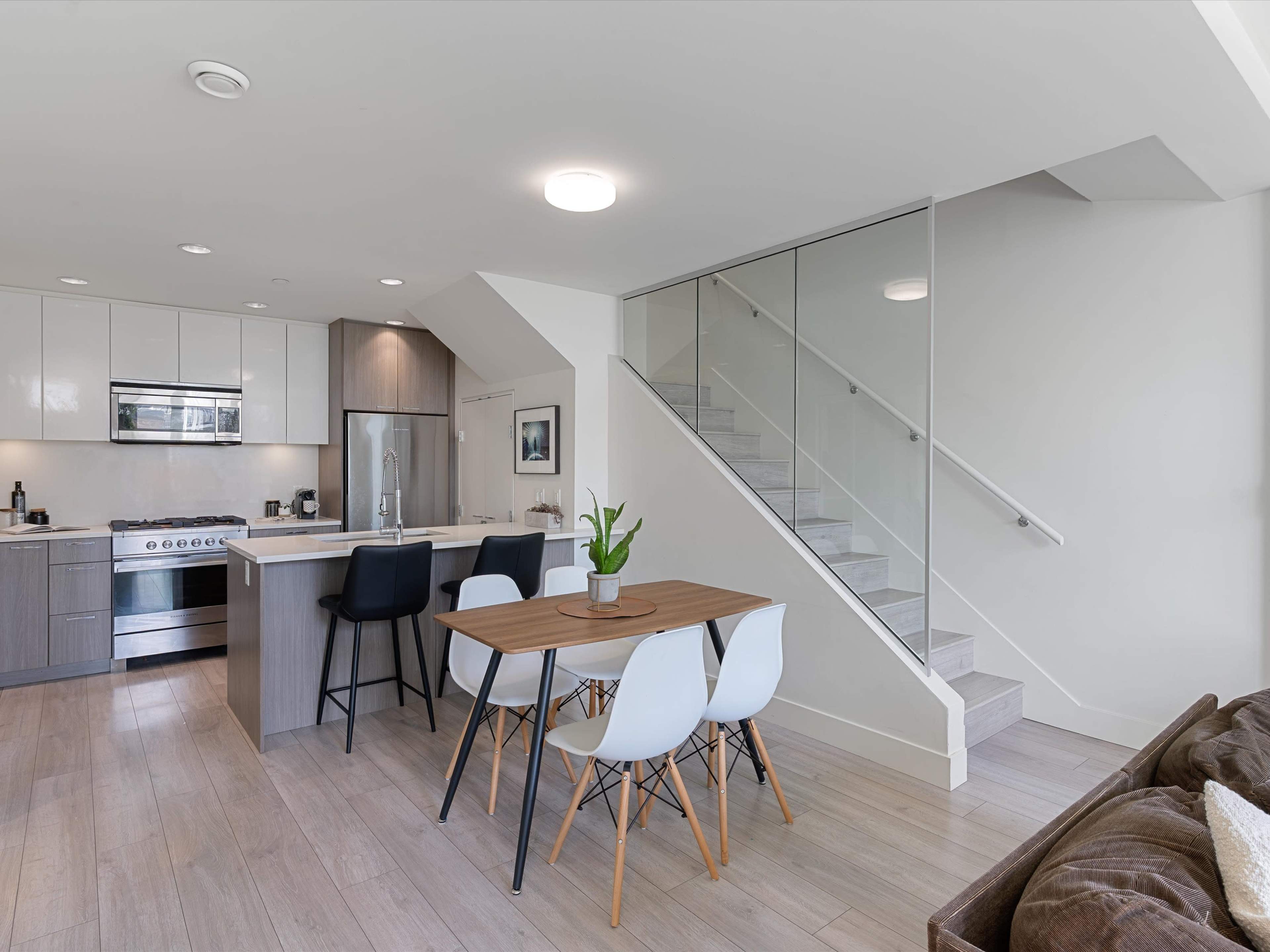Condé Nast's Top Vancouver Rental: Stunning, Bright, 3-bedroom Townhome in Vancouver's w/ Patio and Flex Space Image in East Vancouver, Vancouver, BC