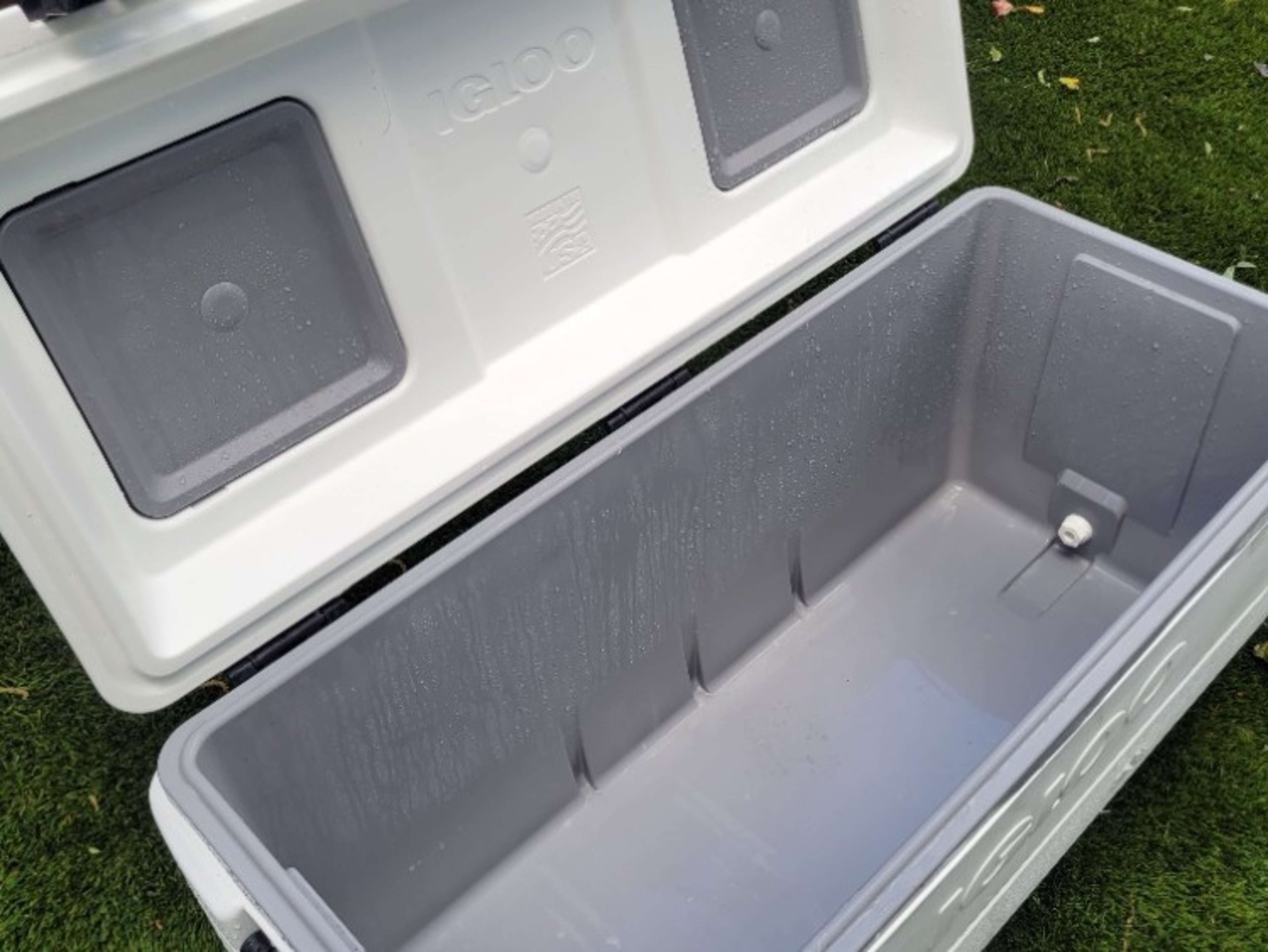 (1) 3 foot Cooler Ice Chest