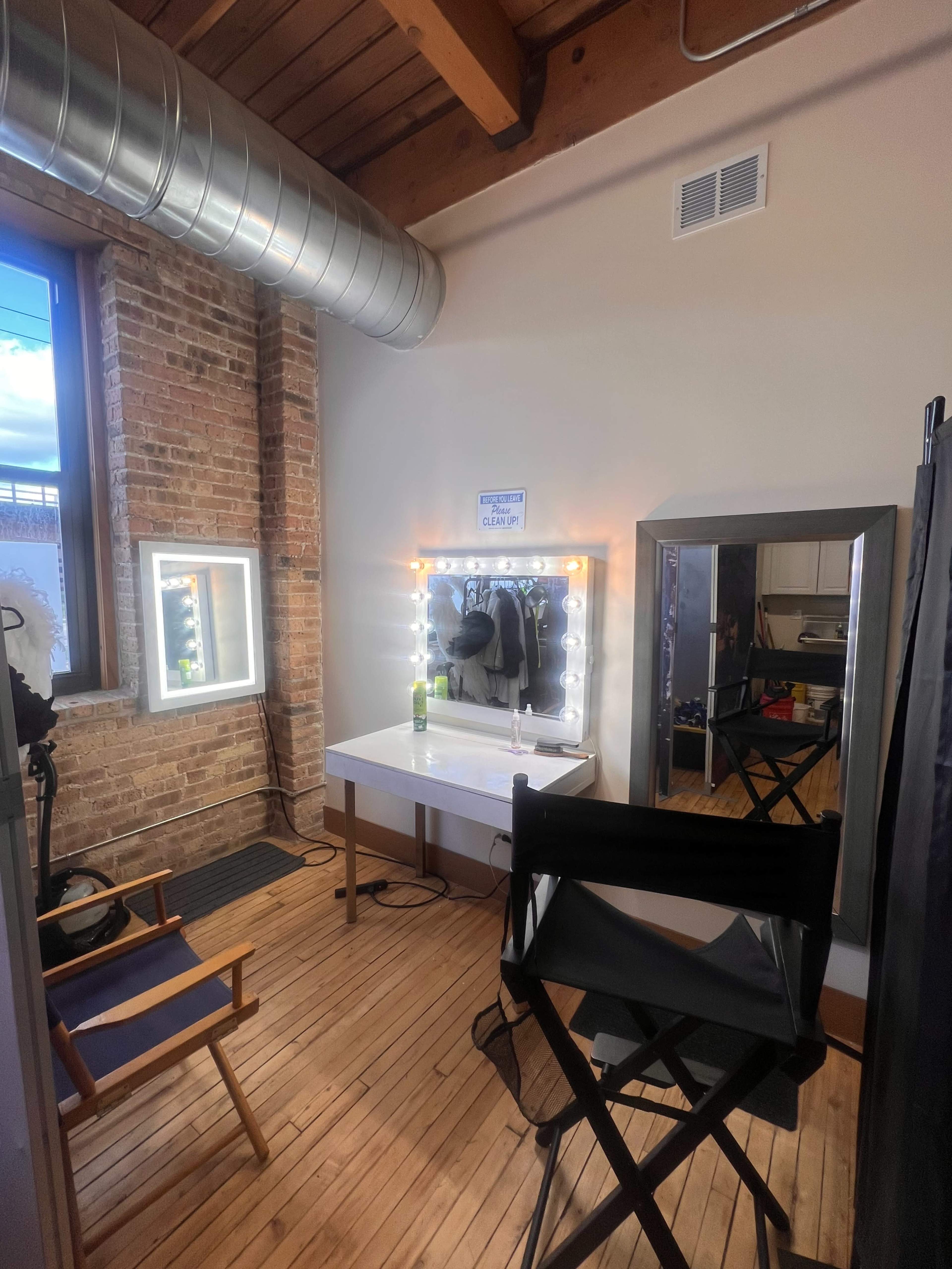 Traditional Photography Studio Image in Garfield Park, Chicago, IL