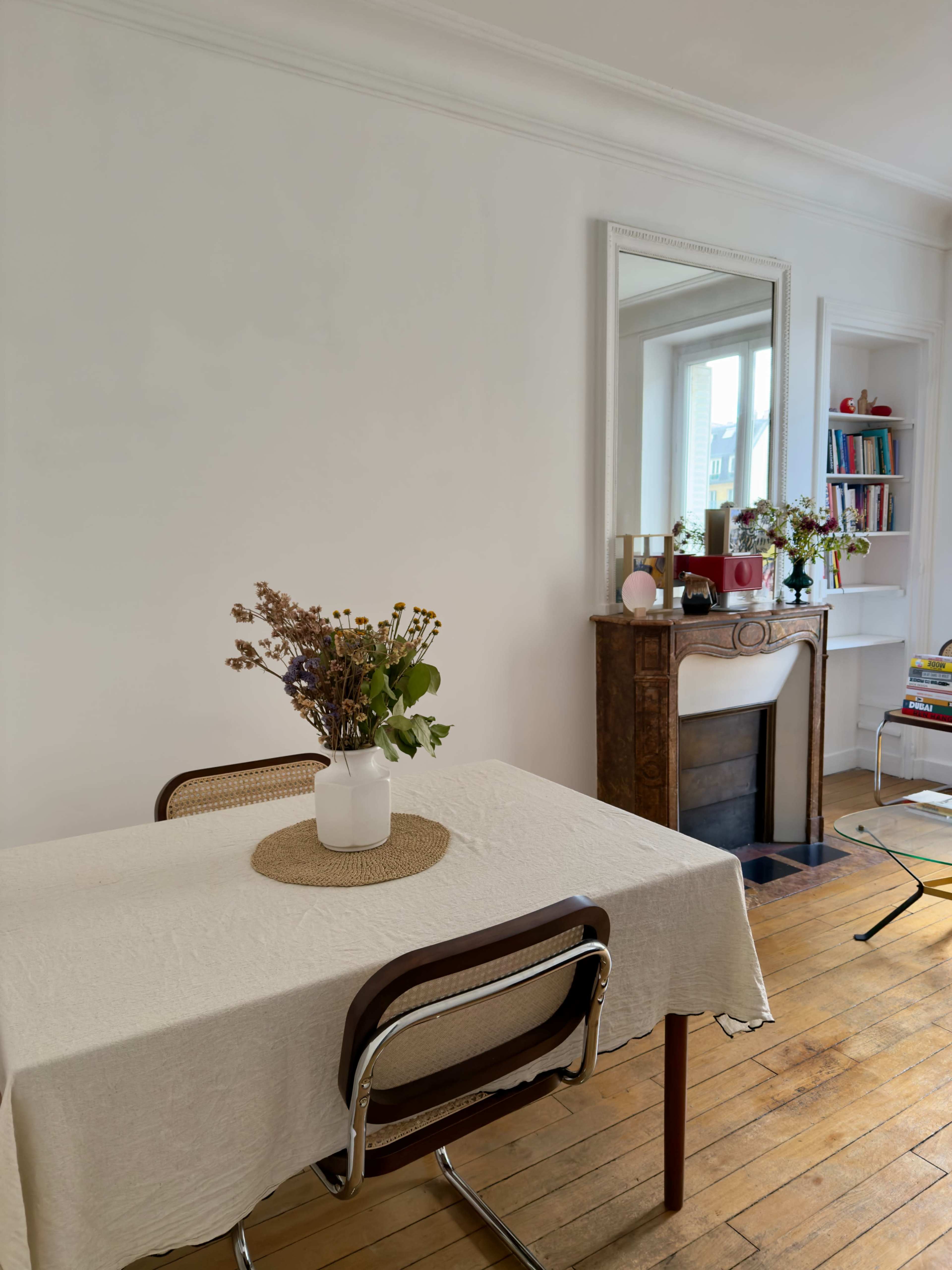 A minimalist, elegant, and bright Haussmannian Haven in the Heart of Paris Image in Clignancourt, Paris, 