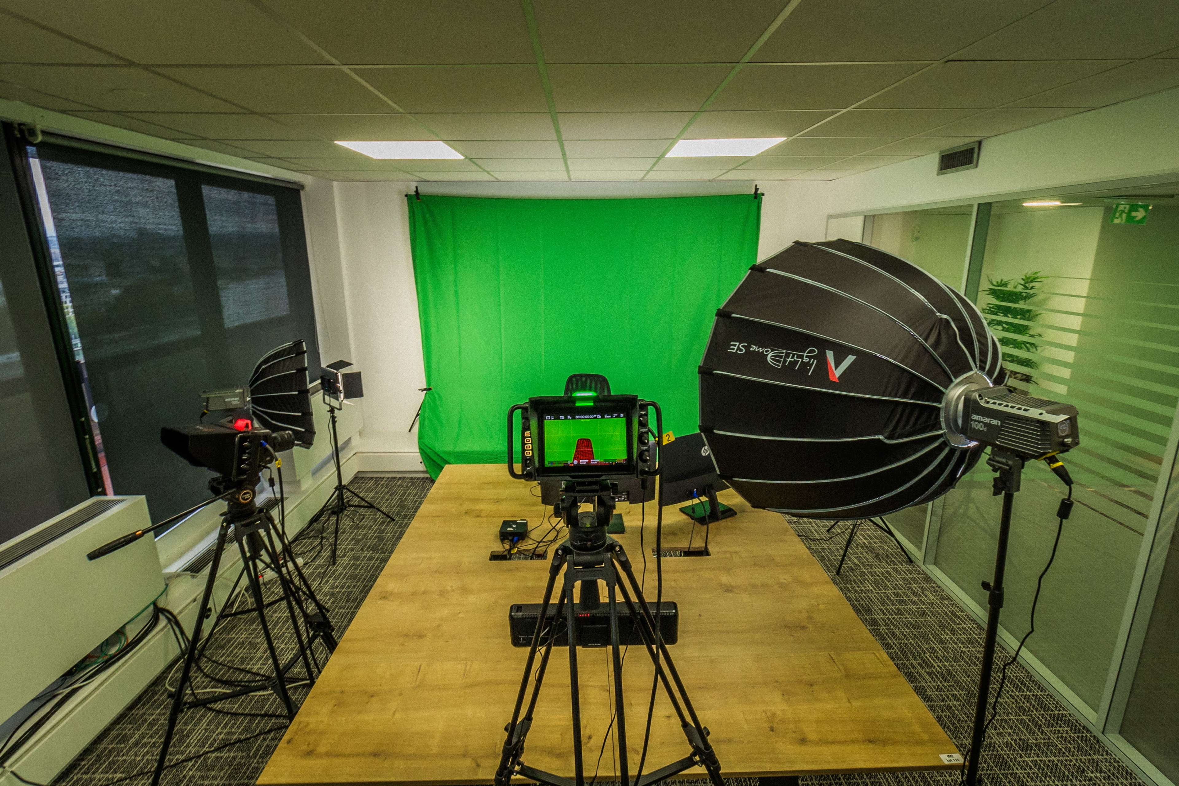 Studio en centre-ville de Saint-Cloud, avec vue sur Paris Image in , Saint Cloud