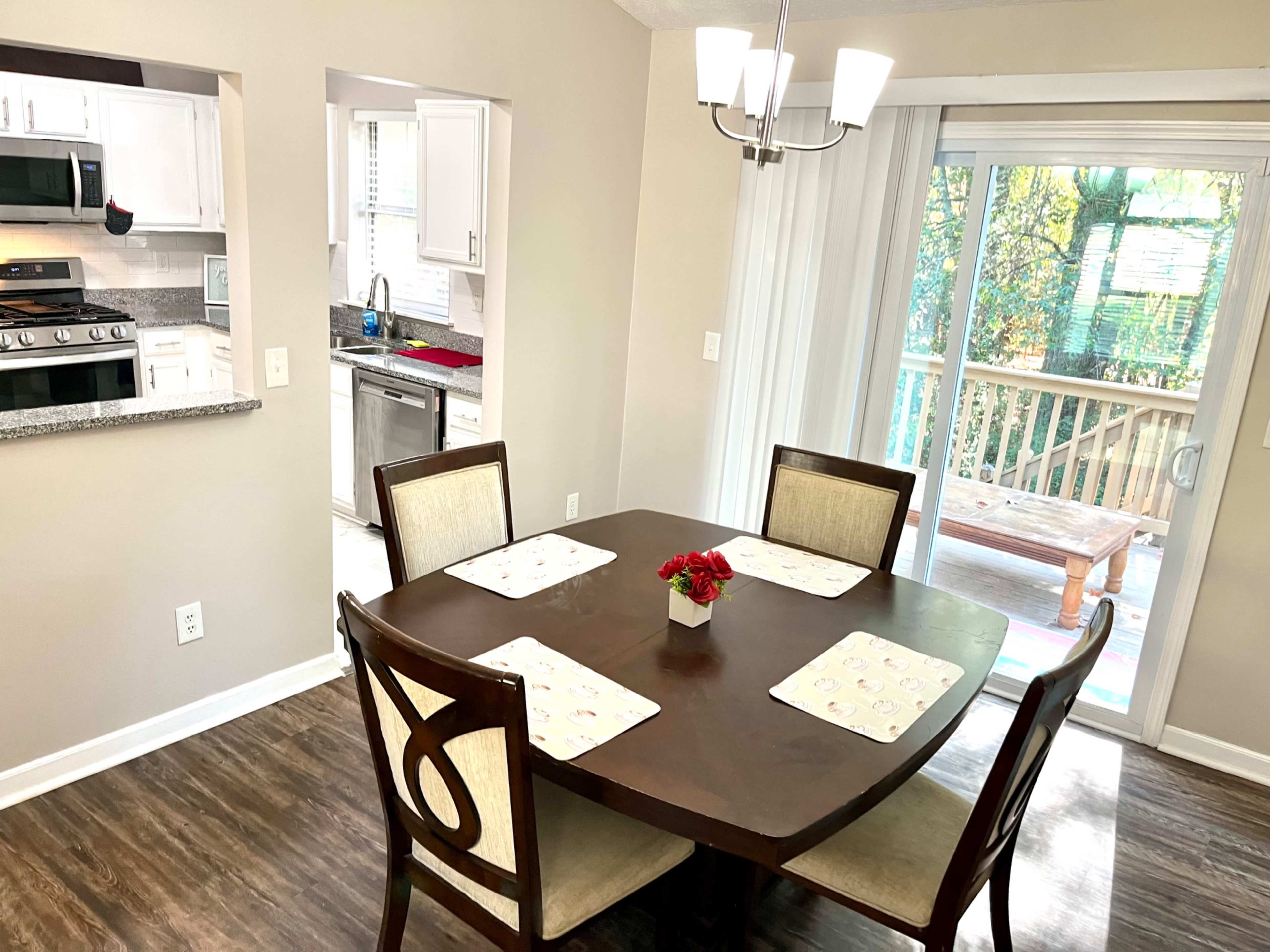 Living Room & Dining Area for Productions in Atlanta Image in South Fulton, Atlanta, GA