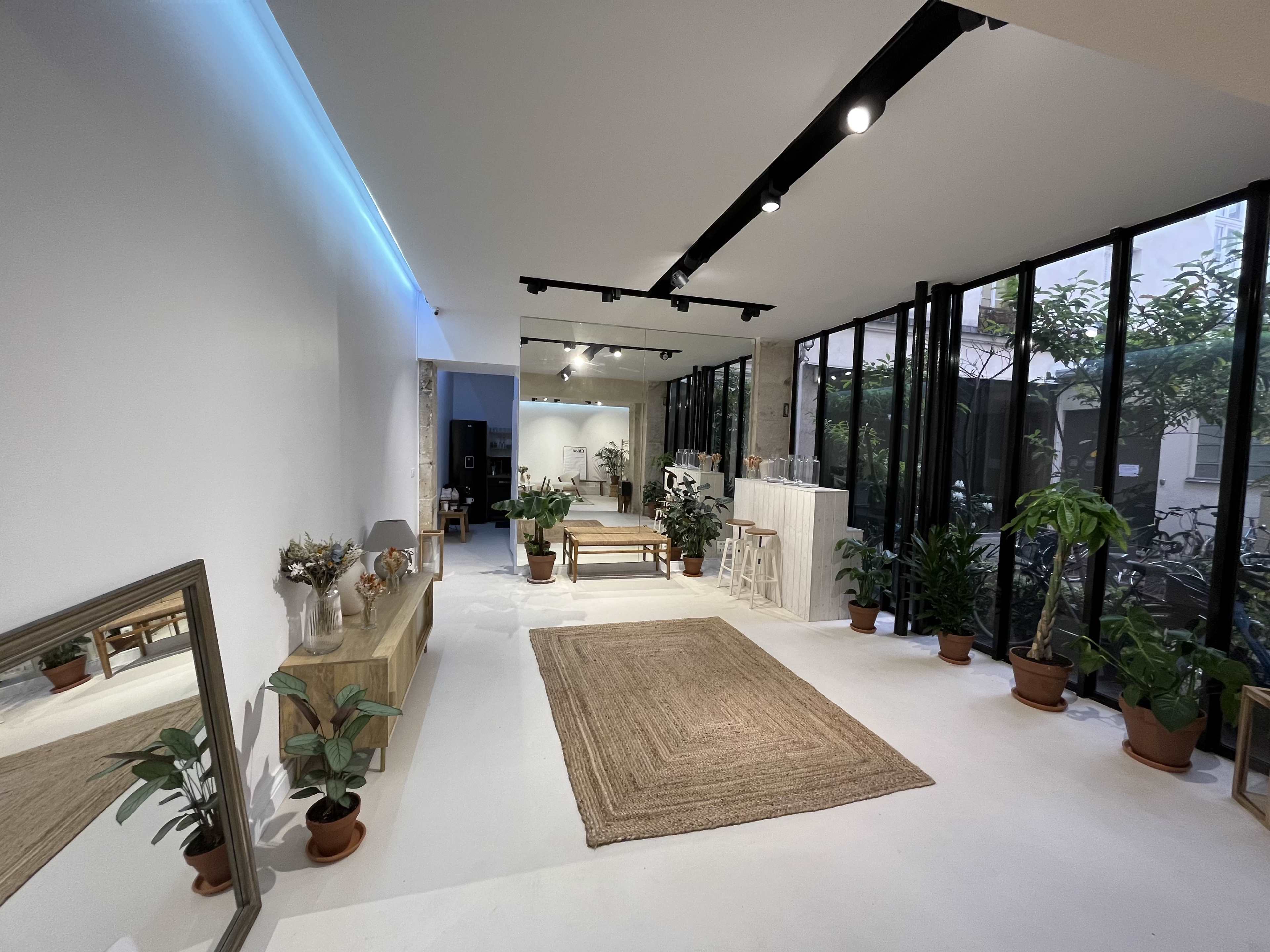 Superbe Showroom à Carreau du Temple Image in Upper Marais, Paris