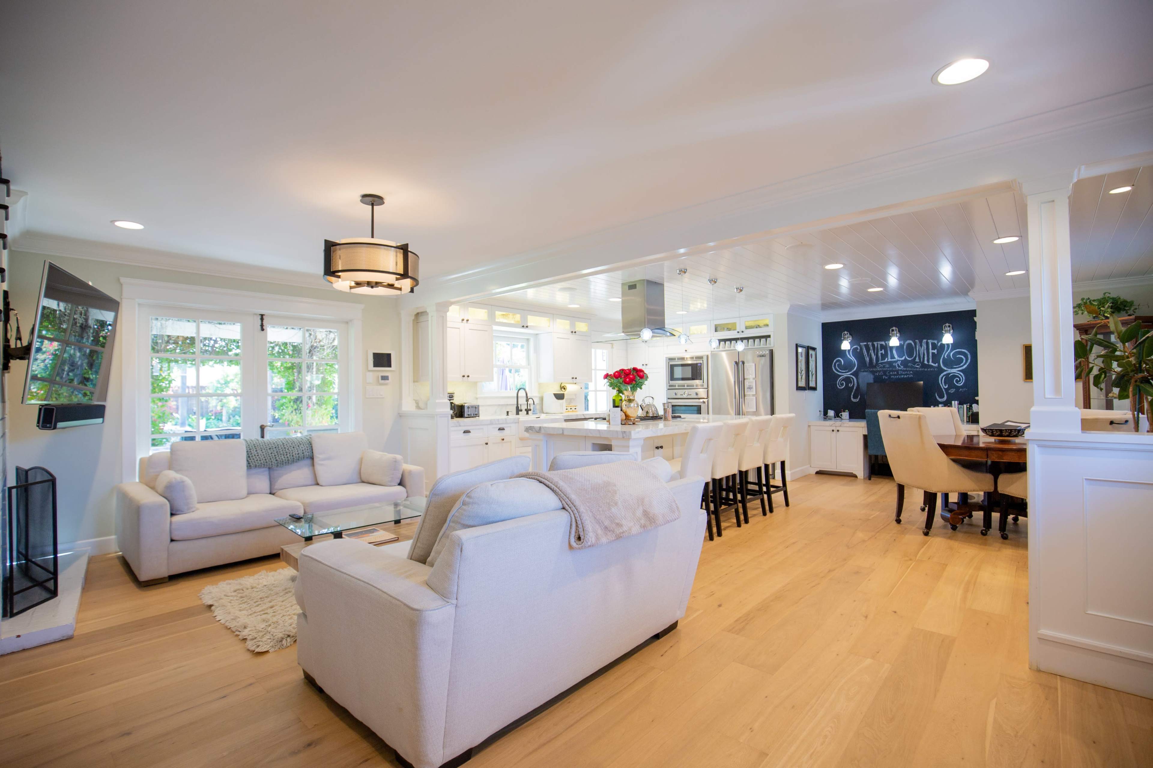 Luxury 4-Bedroom Americana Home w/ Expansive Backyard Pool Image in North Tustin, Santa Ana, CA