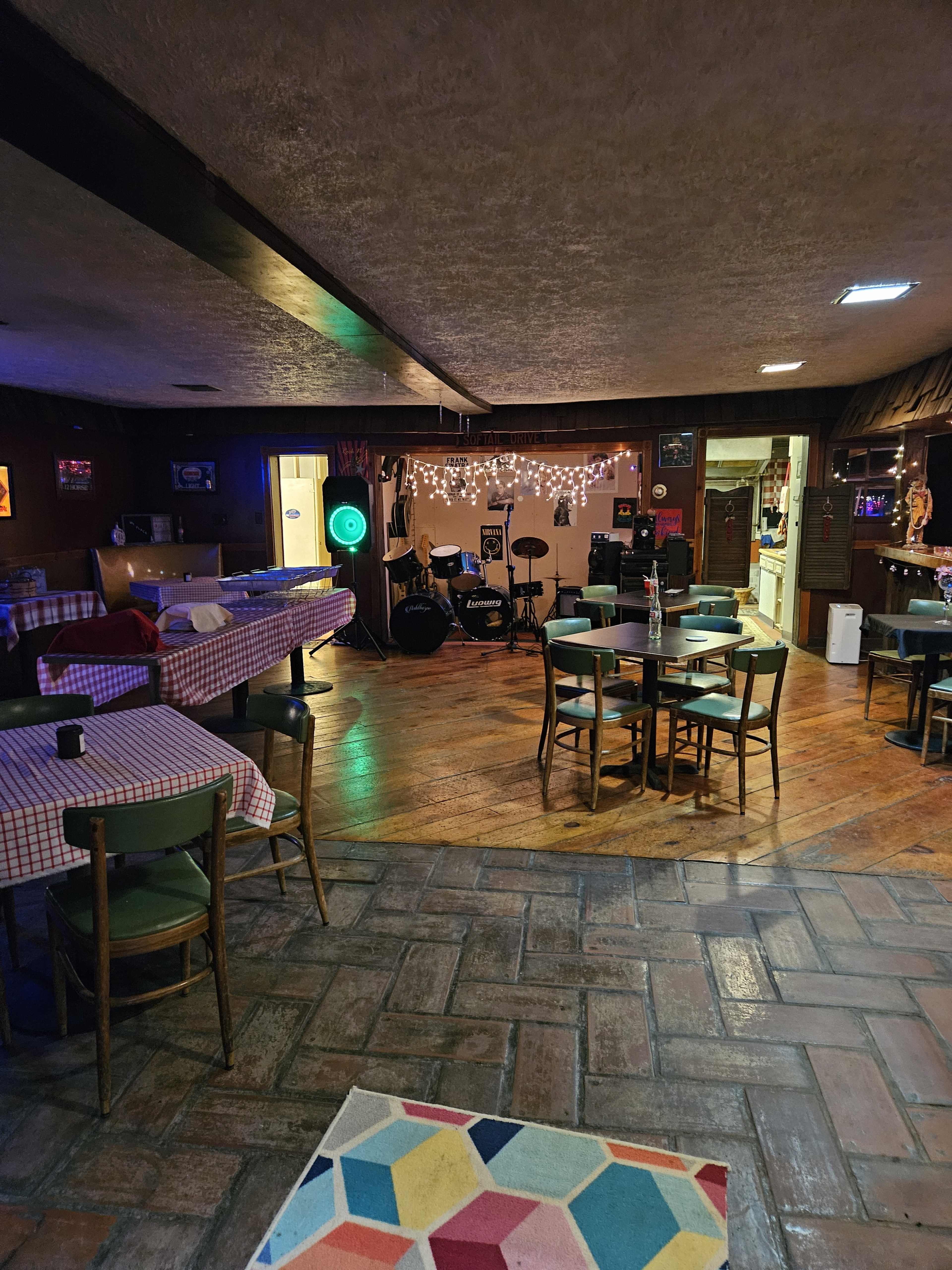 Bar restaurant in country Image in Gainesville, Silversprings, NY