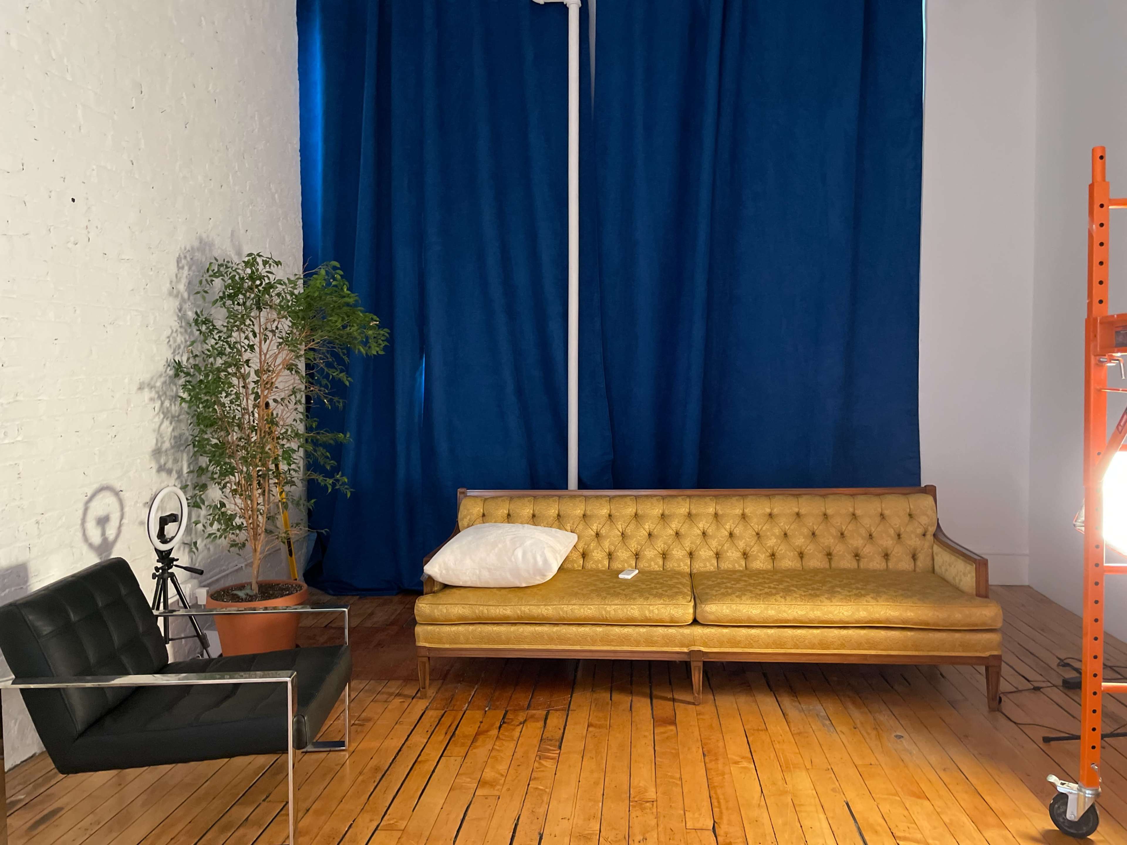 Sunset-Soaked Loft/ART GALLERY  with hanging ready walls Image in Lower West Side, Chicago, IL