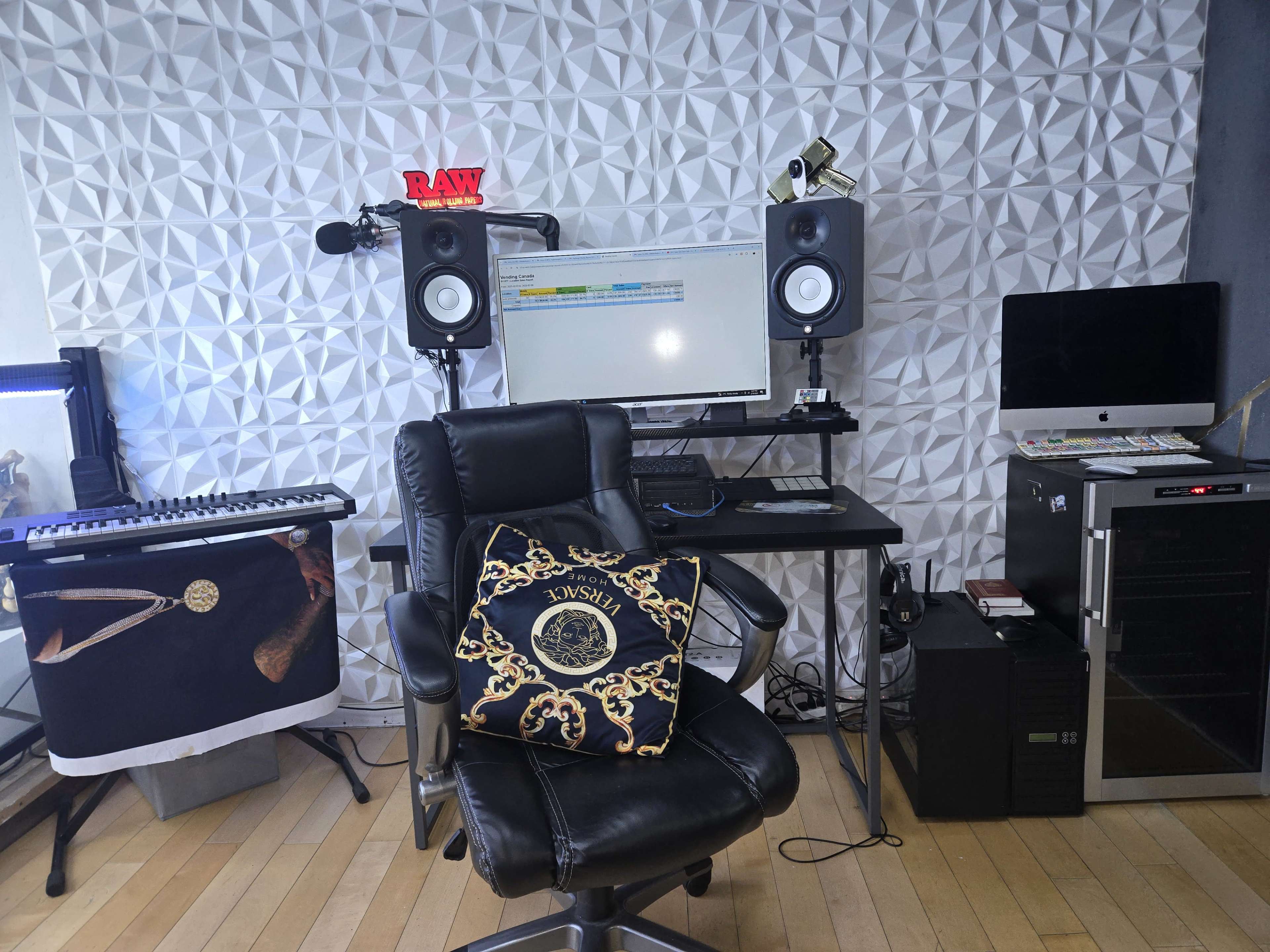 Uptown, Multi-media content creation studio. Image in Clairville, ETOBICOKE, ON