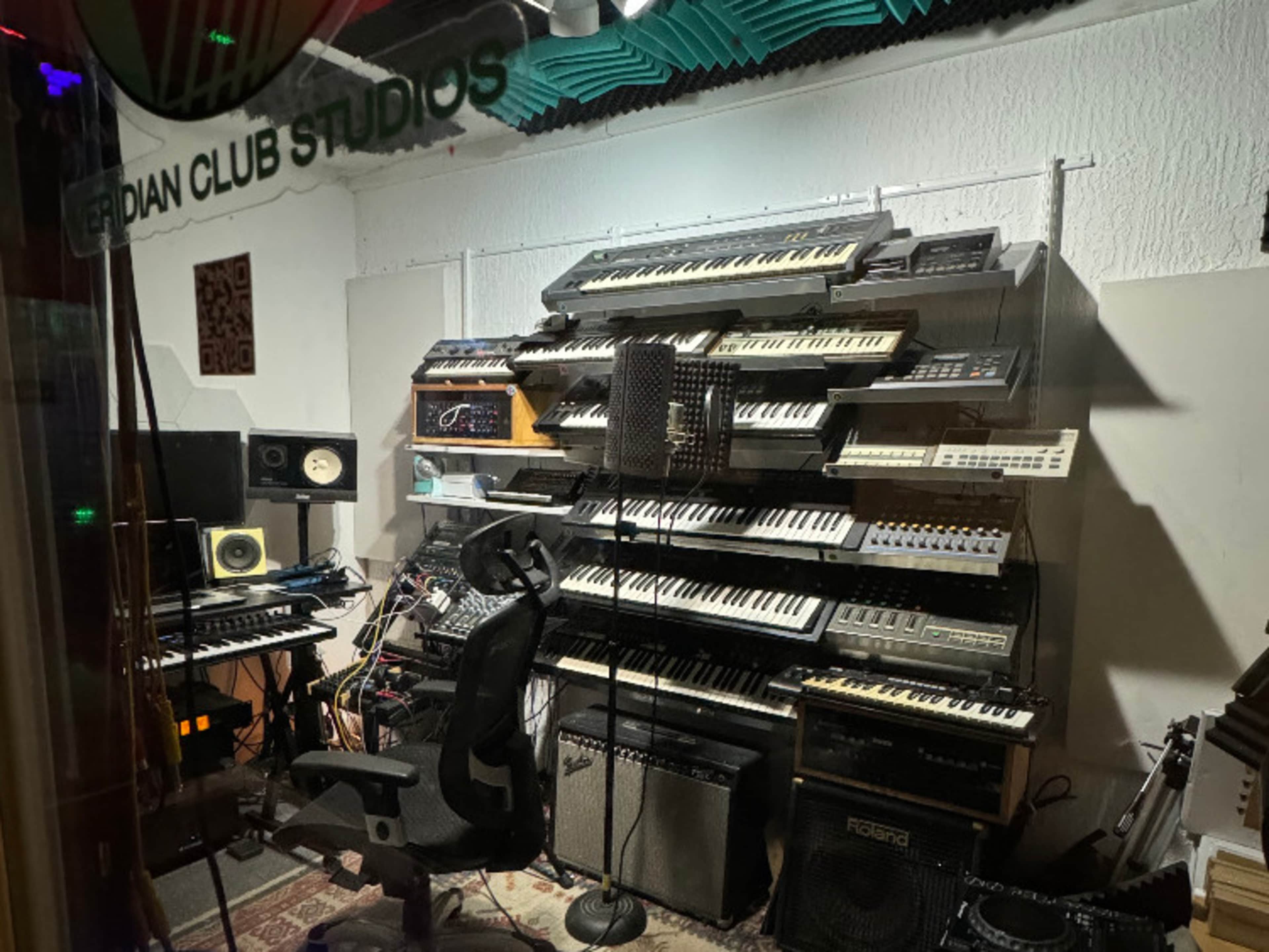 Veridian Club Synthesizer Studio