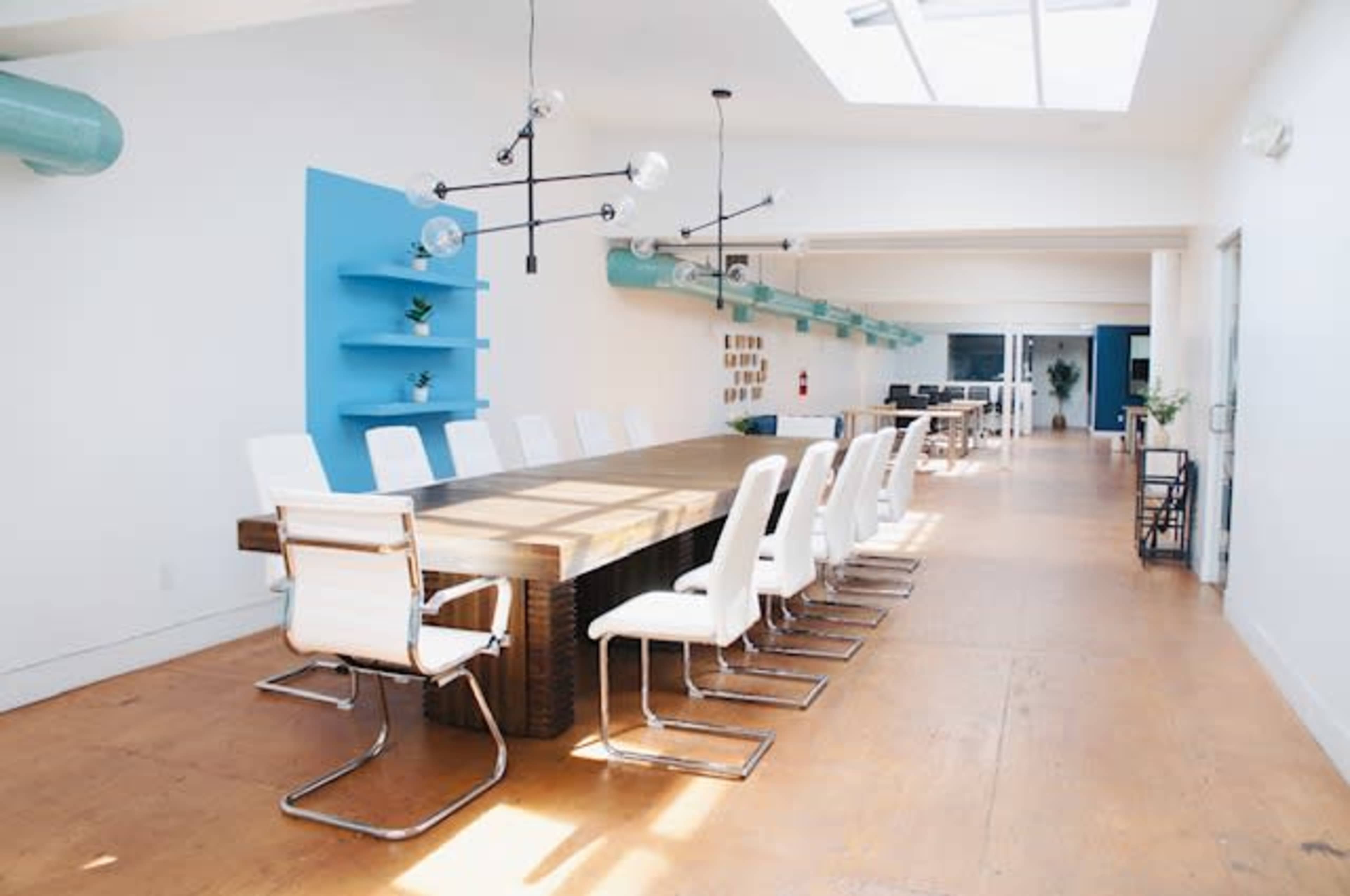 Urban Flex Space is ideal for dynamic business team meetings, impactful presentations, and memorable family and social gatherings. Image in SoMa, San Francisco, CA