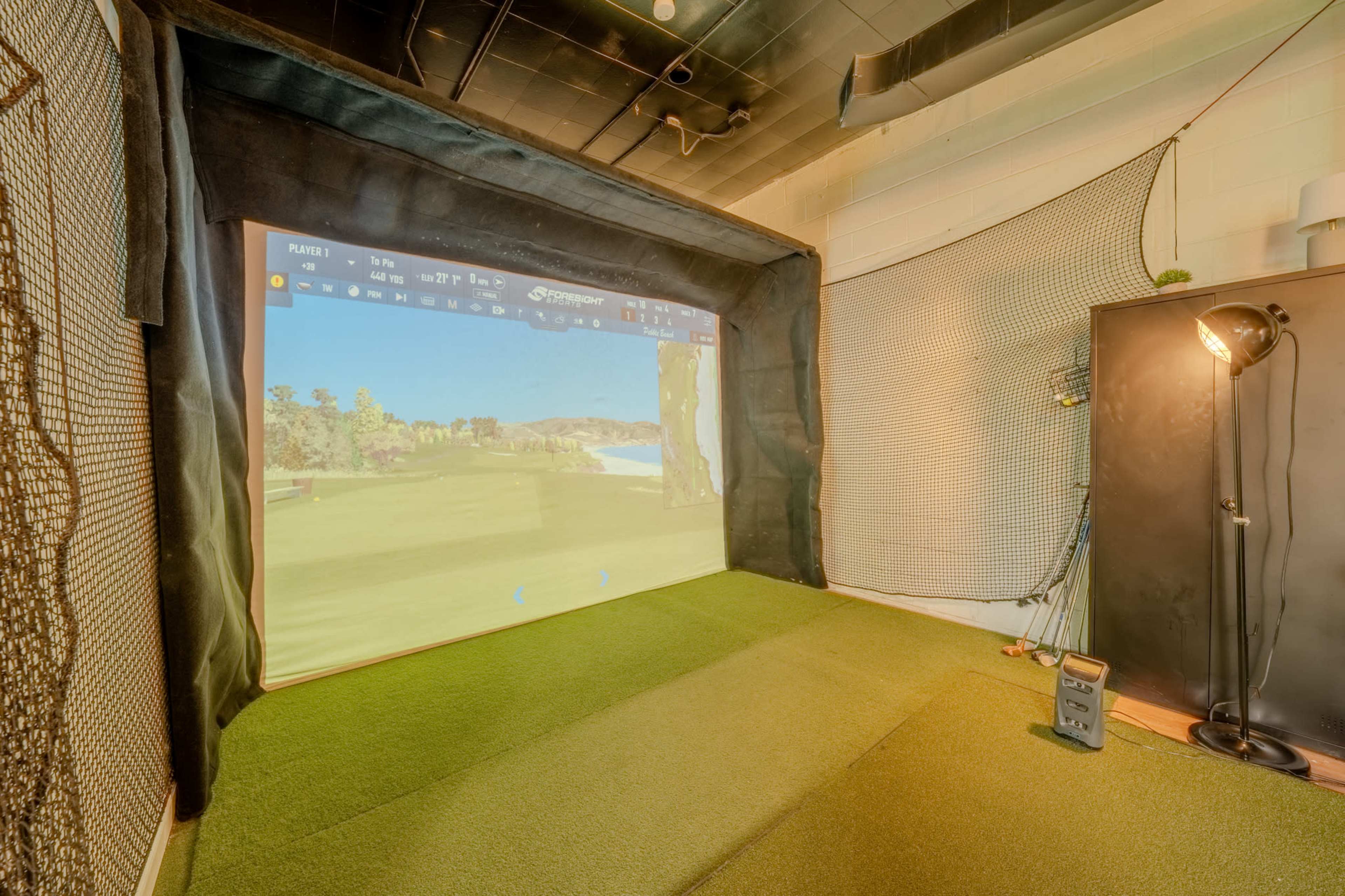 Golf Simulator Stay in the Heart of Lakewood Image in Lakewood, Lakewood, OH