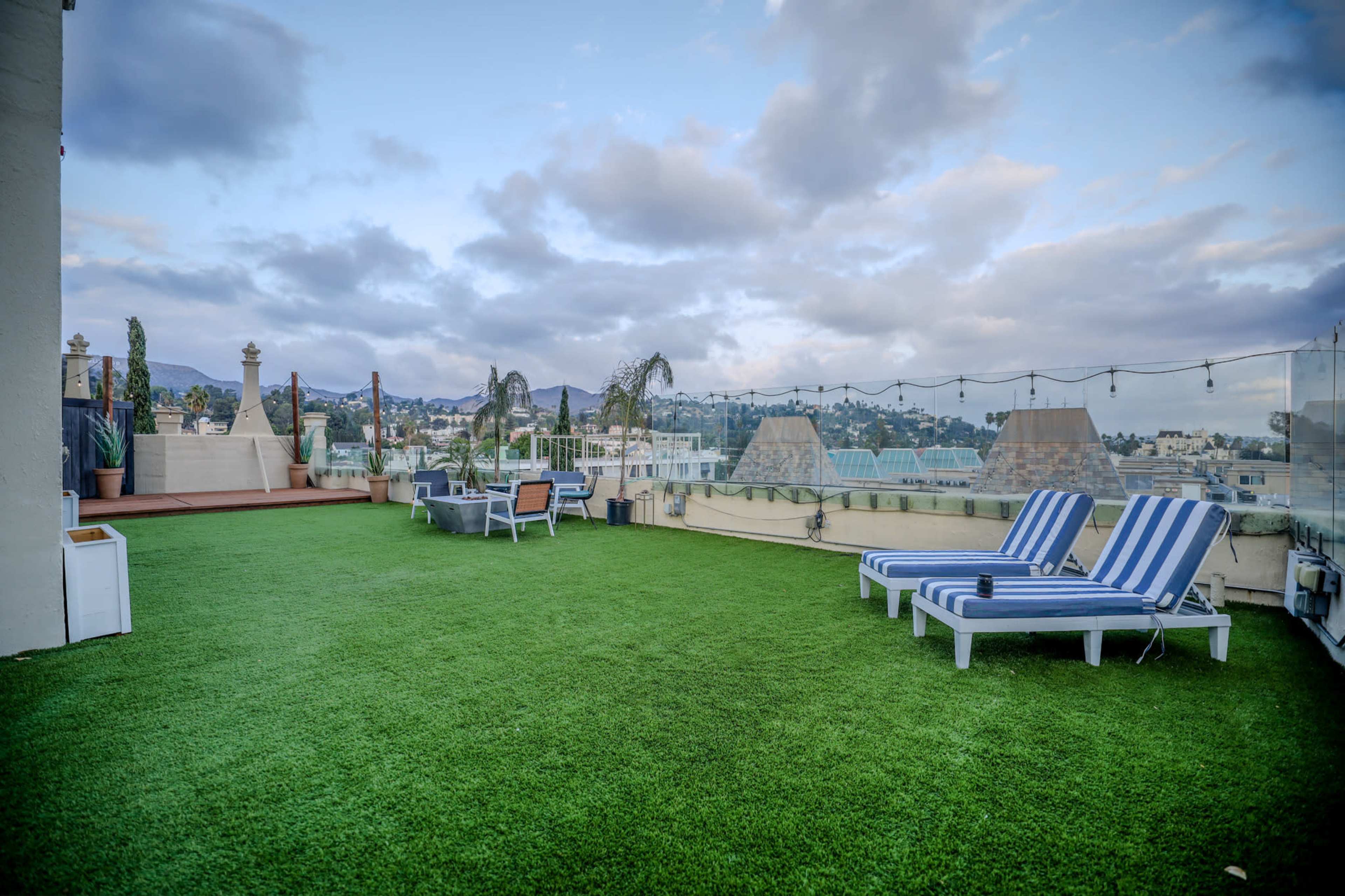 Hollywood Studio With Private Rooftop Image in Hollywood, Hollywood, CA