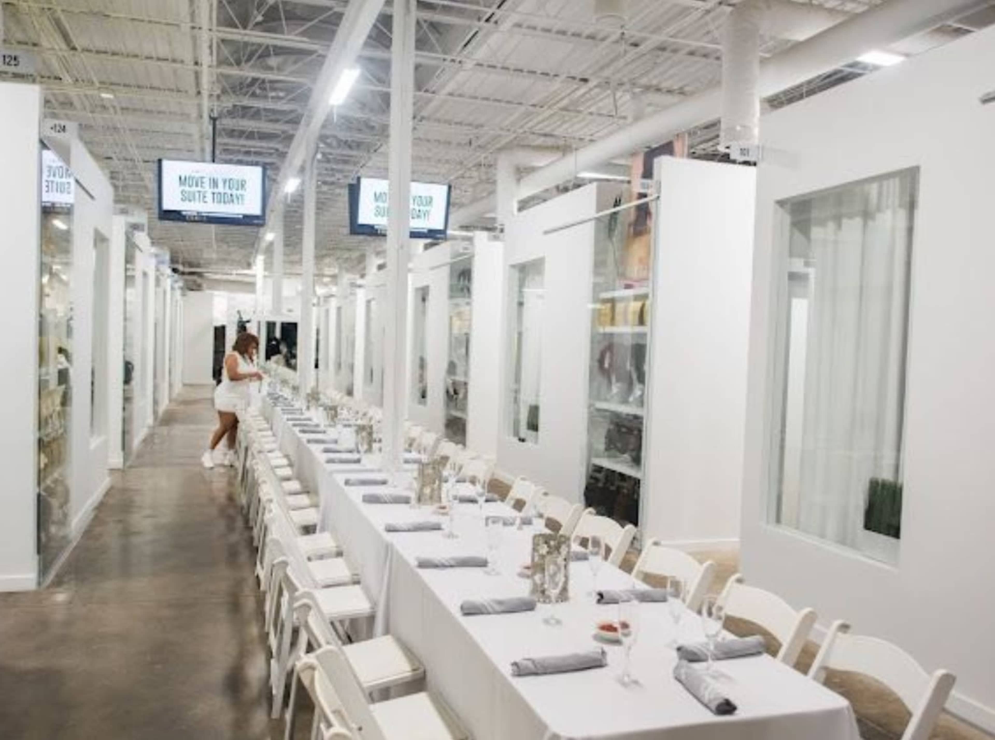 Luxury Salon Suites for Elite Beauty Professionals – Elevate Your Brand at Runway Curls Salon Suites Image in Morningside-Lenox Park, ATLANTA, GA