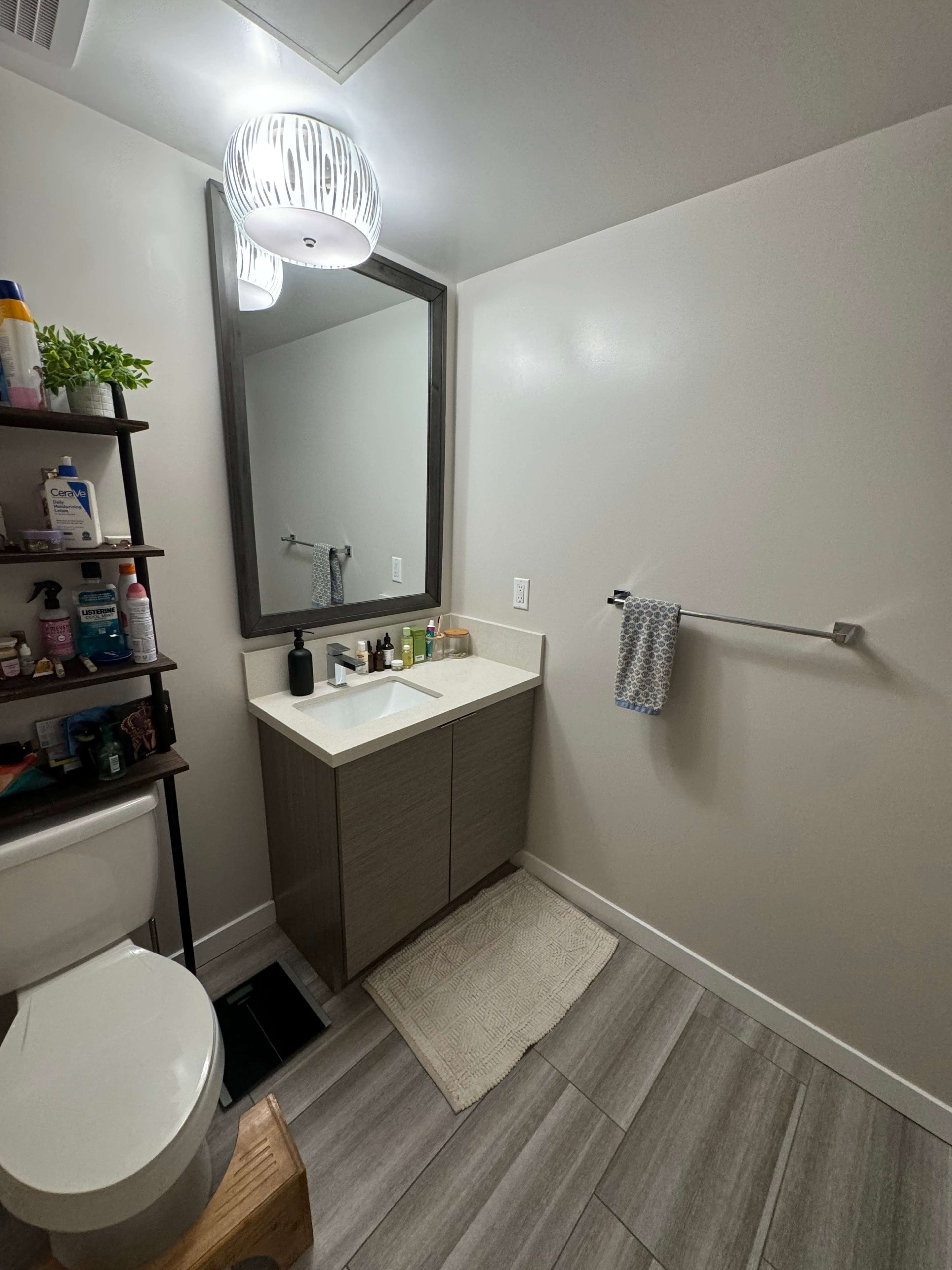 Minimalist Mid-Century Studio Image in North Hollywood, North Hollywood, CA