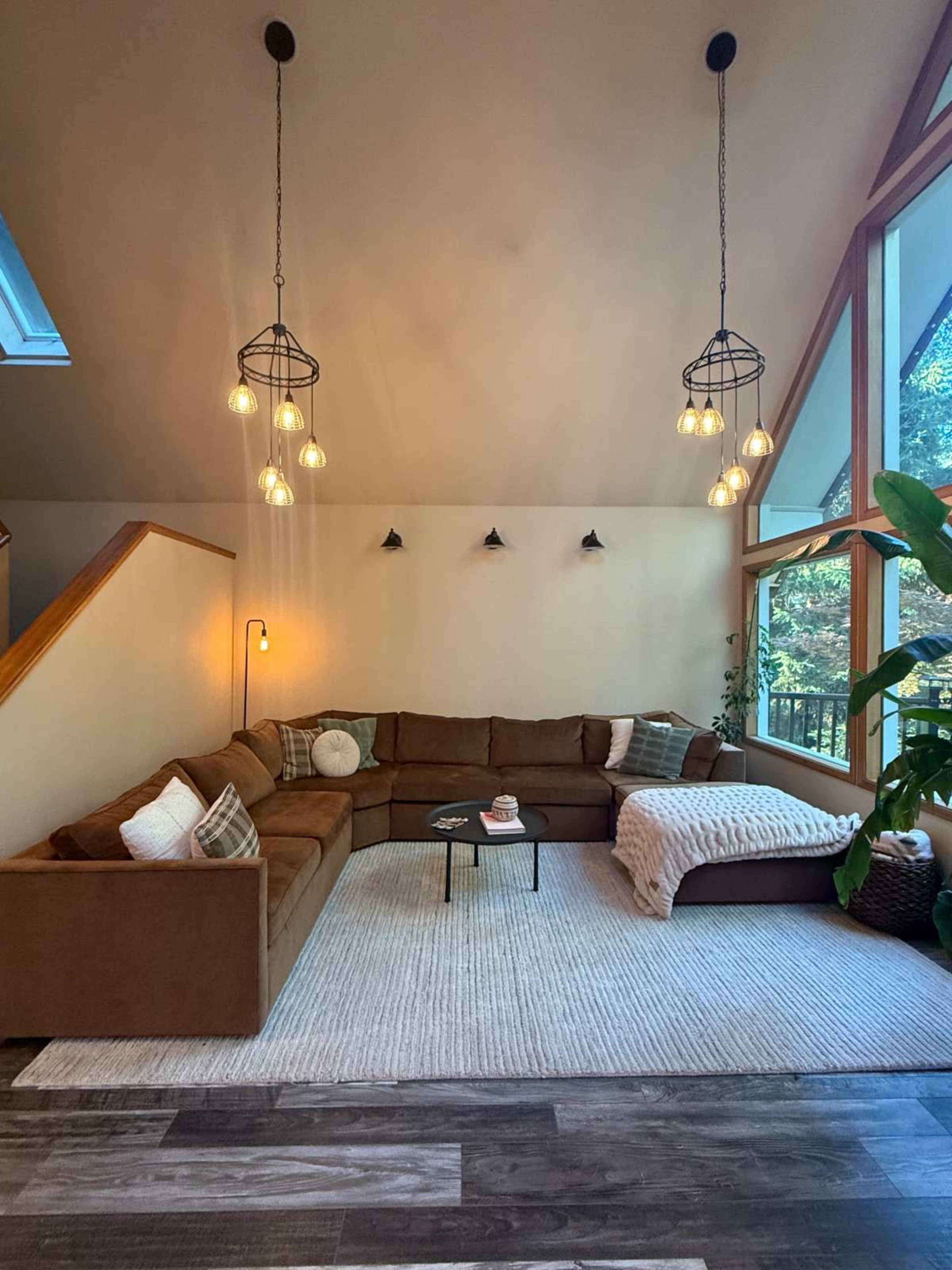 Northwest Contemporary Craftsman with Mid-Century Modern Influences Image in Lake Tapps, Lake Tapps, WA