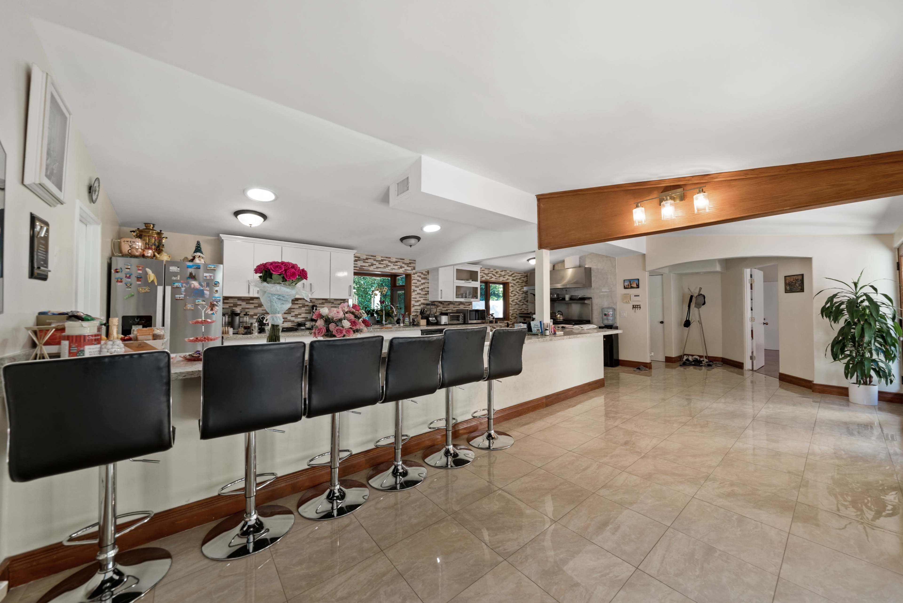 LUXURY ENTERTAINMENT COMPLEX IN BEVERLY HILLS Image in Los Angeles, Beverly Hills, CA