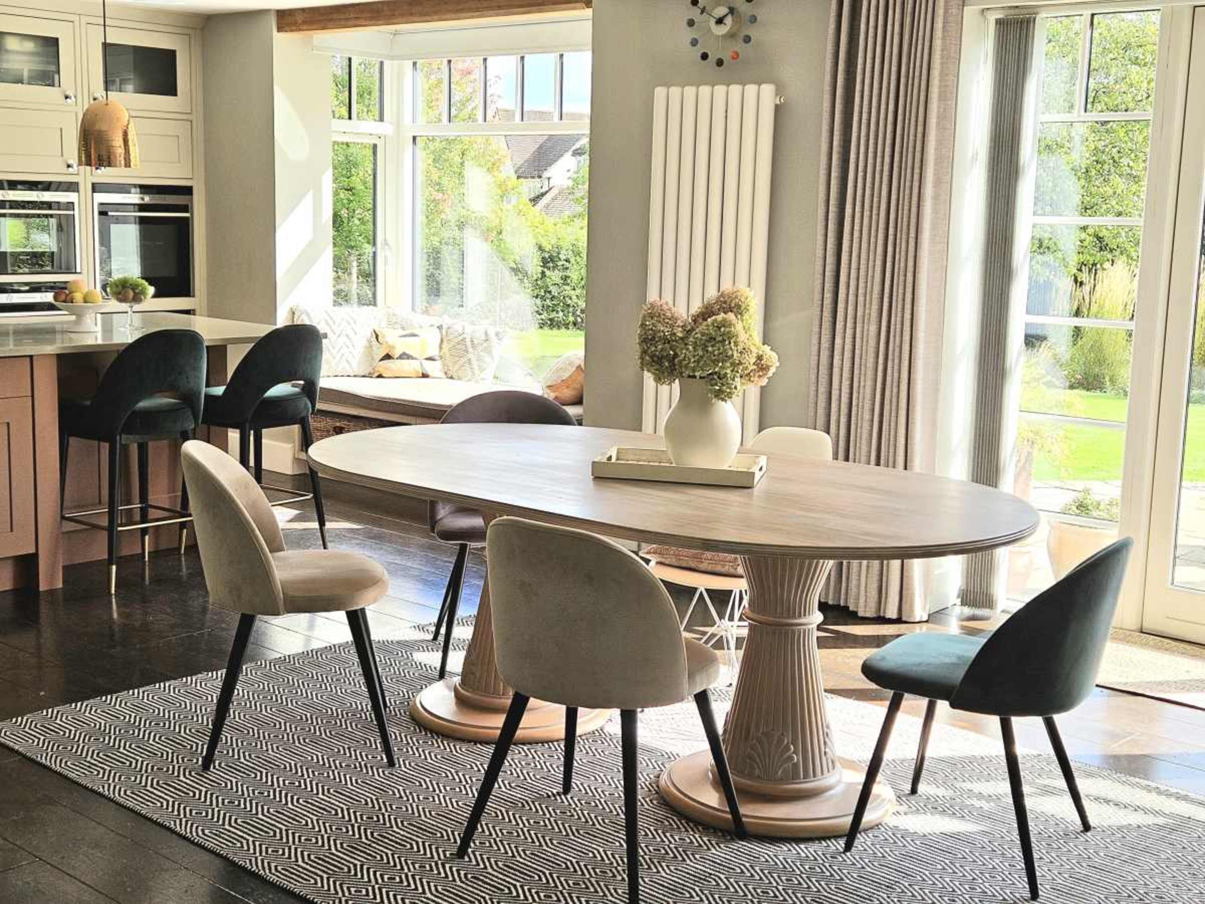 Large Modern Family House with Open-Plan Kitchen, Garden & Garage Image in Hertingfordbury, Hertford, ENG