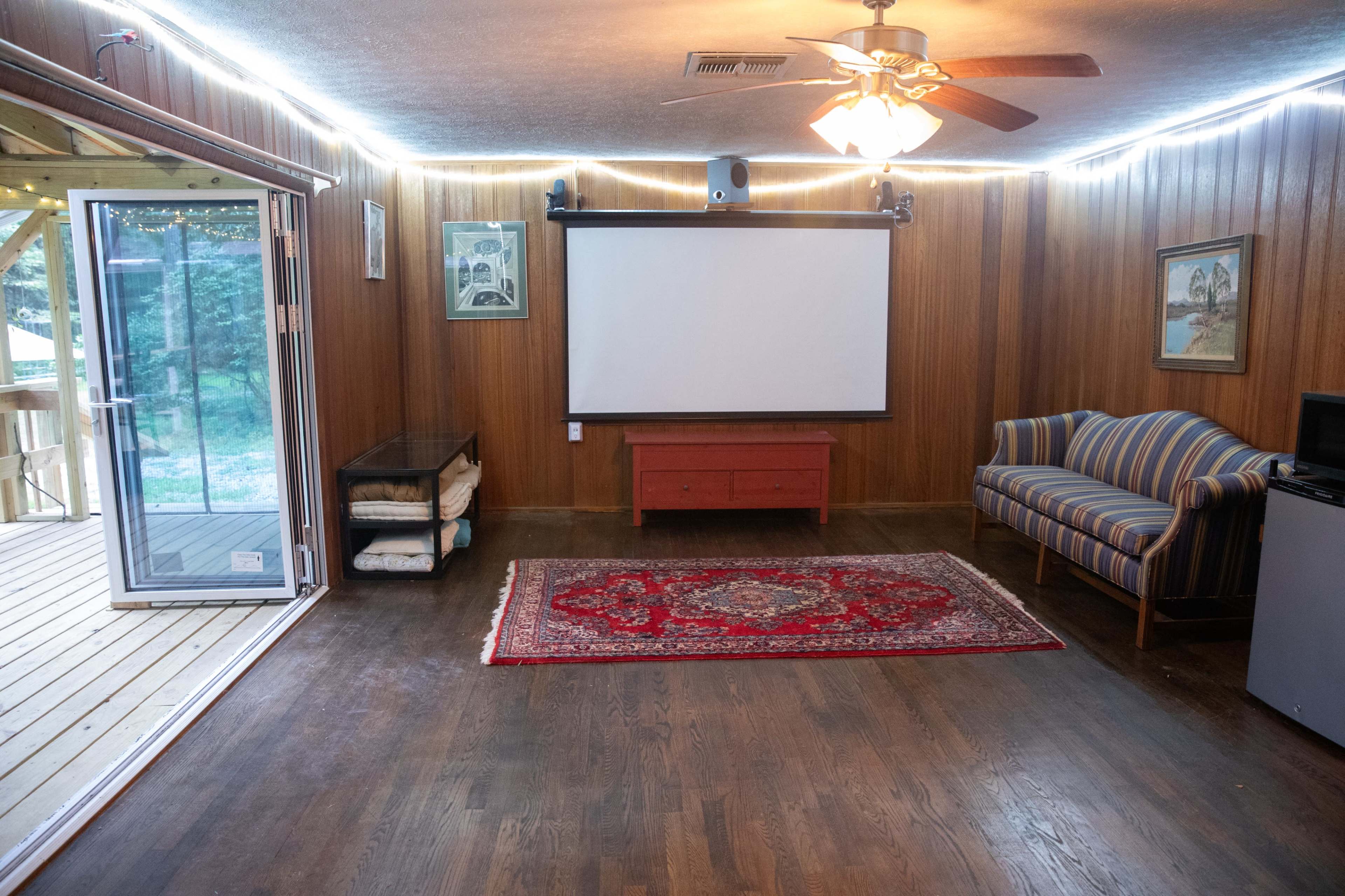 Tranquil Lakehouse on 4 acres, minutes outside 285 Image in , Stone Mountain, GA