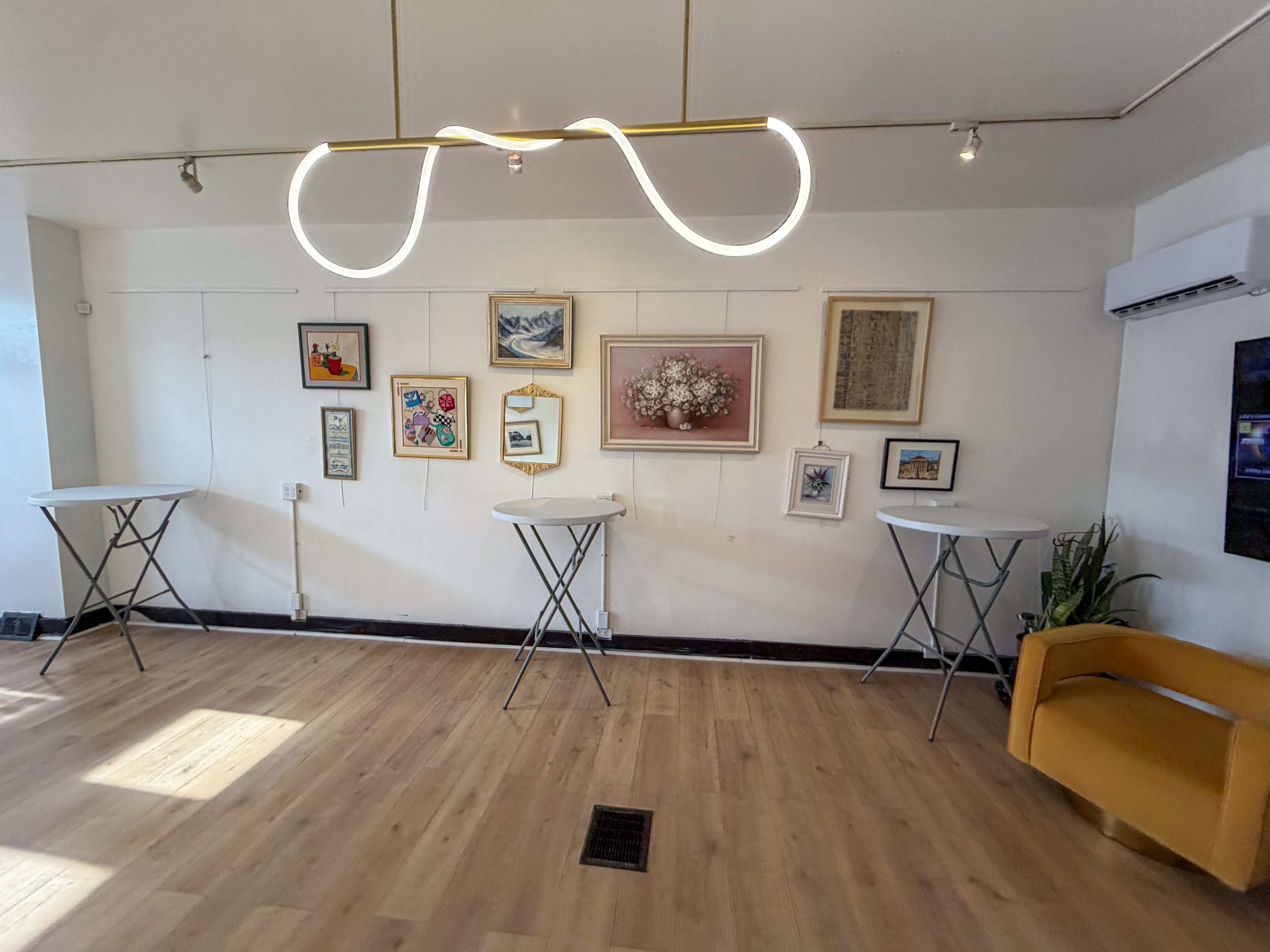 Urban Modern Art Gallery Image in University City, Philadelphia, PA