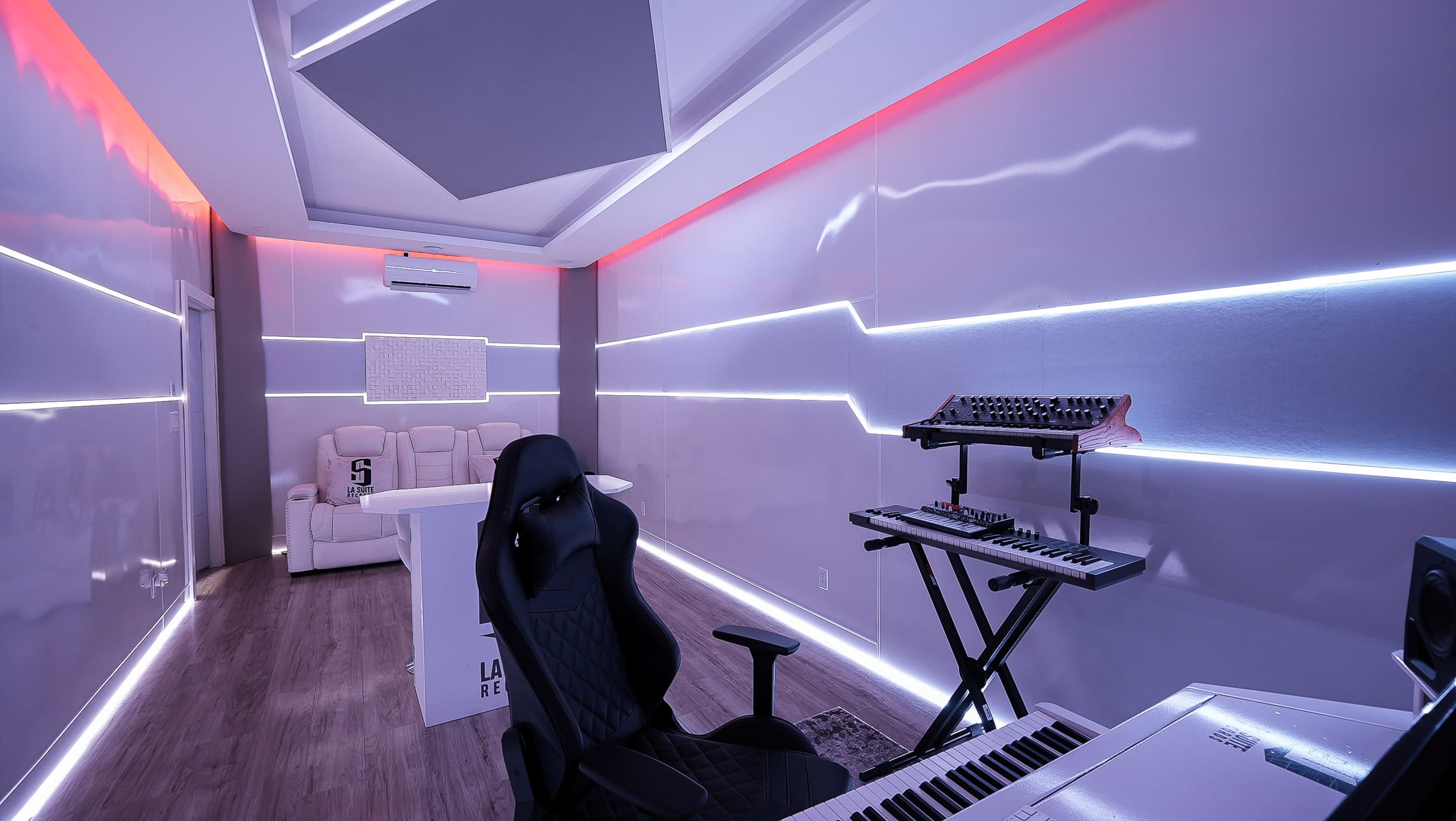 Futuristic studio (Engineer include) Image in Westside, Houston, TX