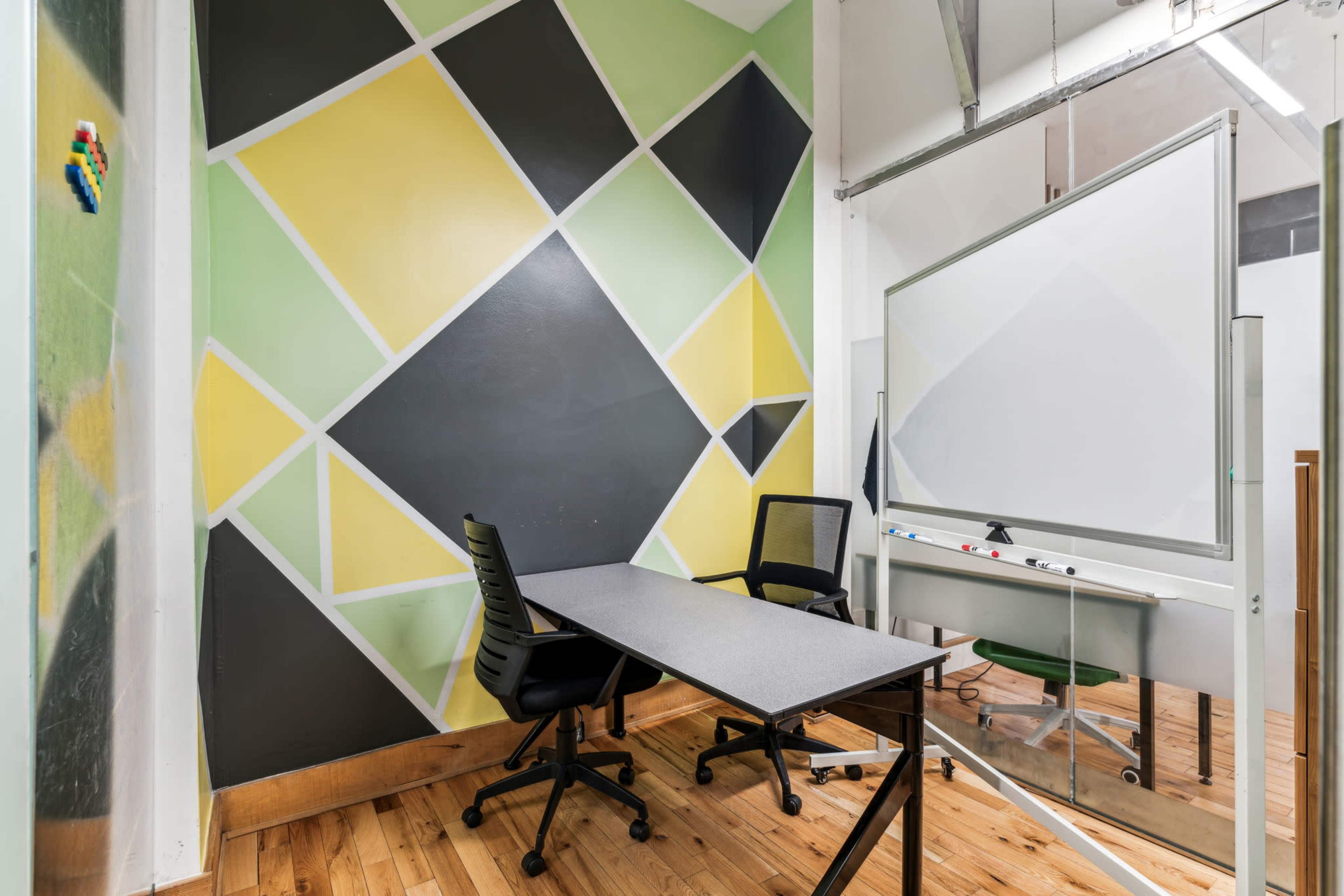 Private 2 Person Office / Meeting Space Image in Center City, Philadelphia, PA