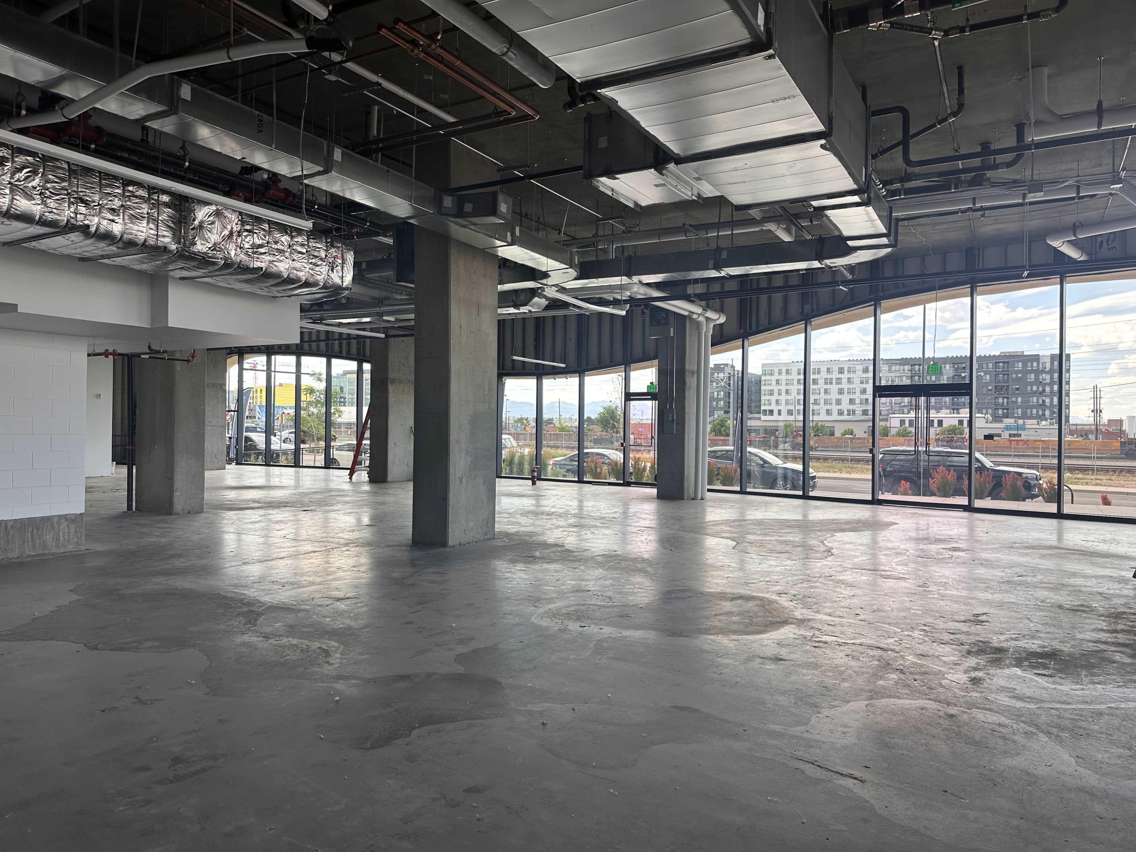 Vacant Retail Space, blank canvas perfect for Retail Pop-Up and Art Shows Image in River North Art District, Denver, CO