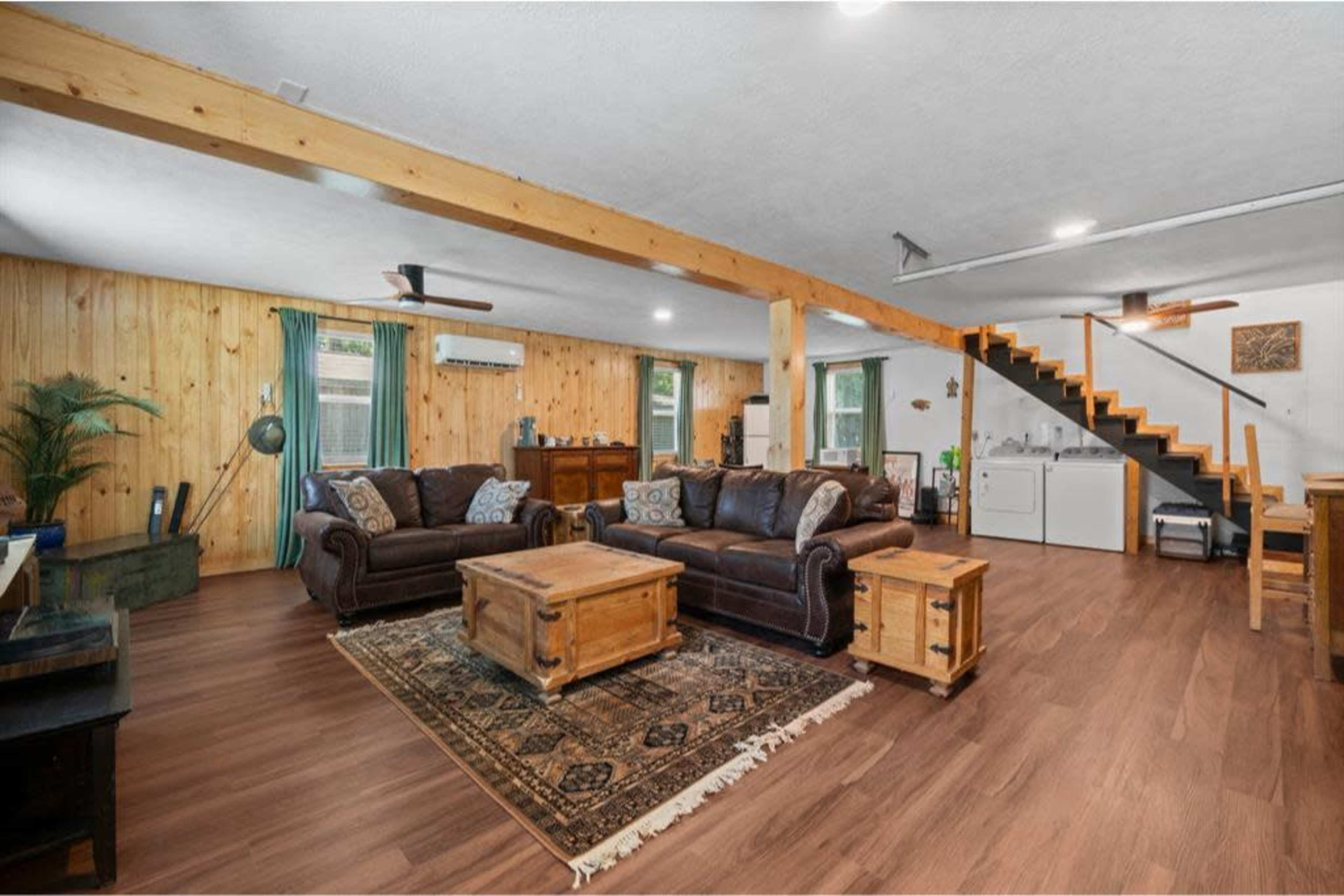 Lake Livingston Retreat + Firepit/Game Room Image in , Livingston, TX