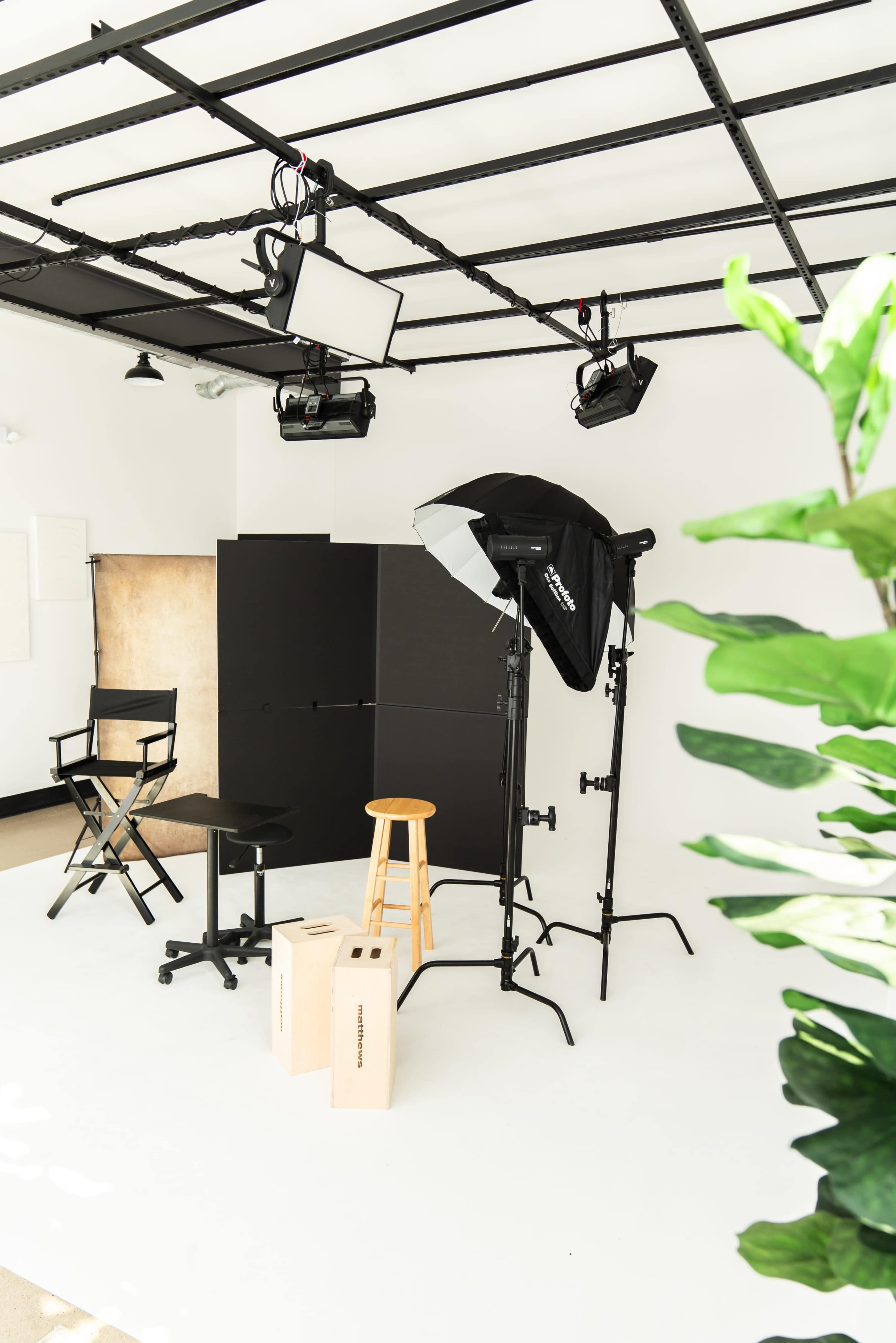 Clean, Modern Studio with Cyclorama Wall Image in Frederick, Frederick, CO