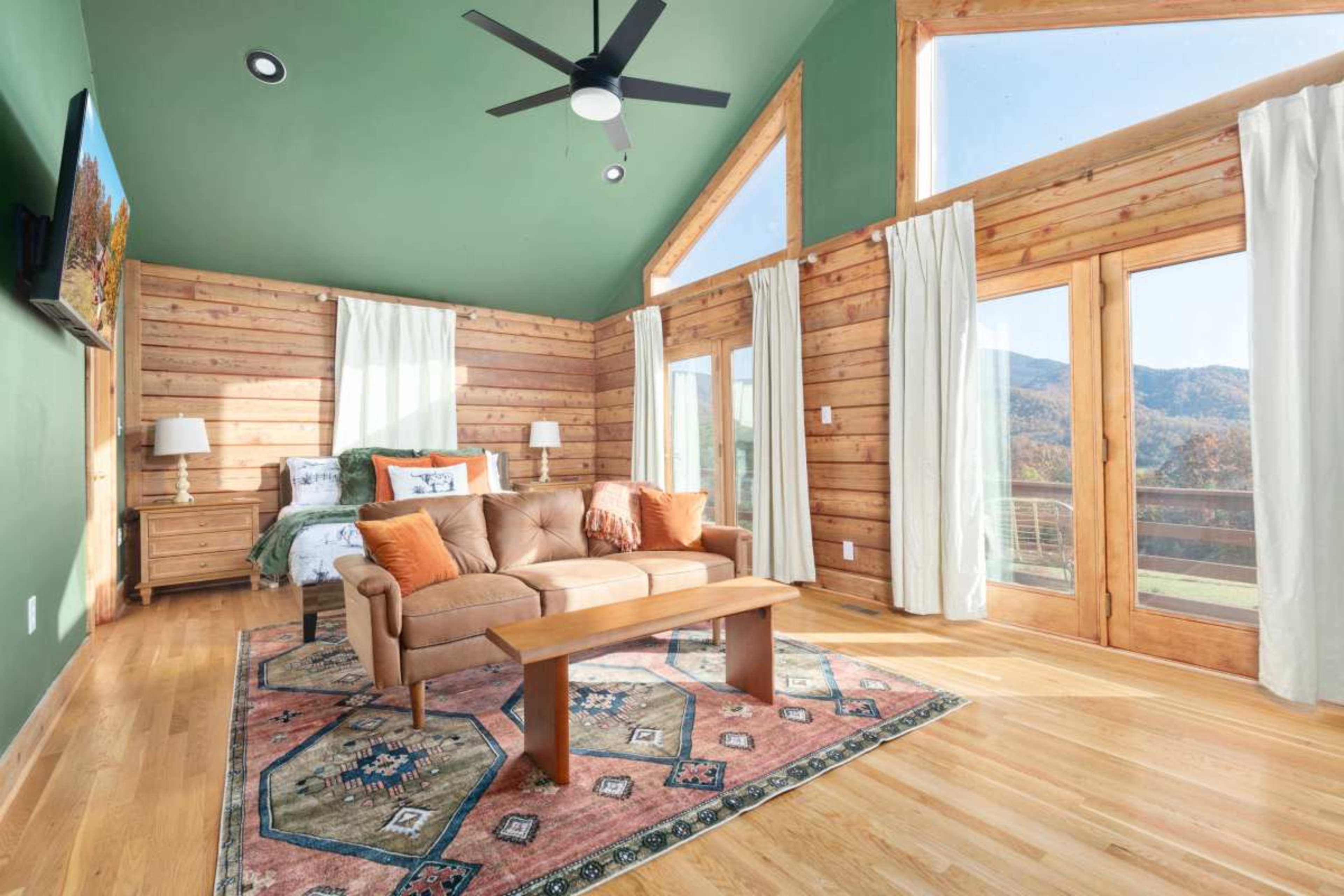 Luxury Mountain View Cabin with Sauna and Hottub Image in , Luray, VA