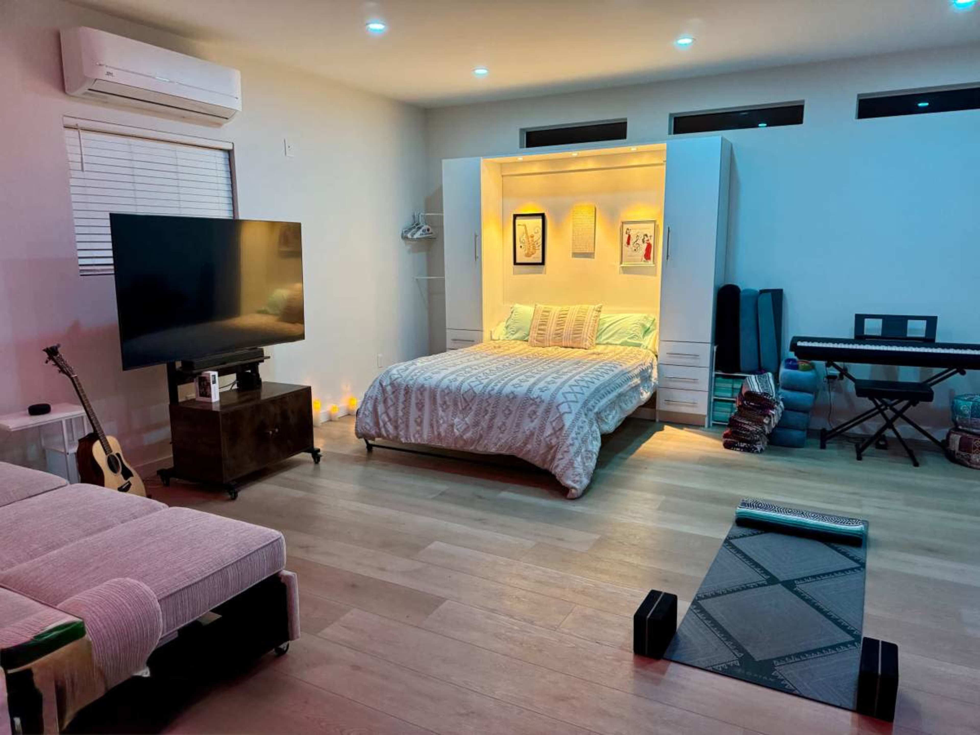 West Valley Versatile & Spacious Studio Image in Reseda, Reseda, CA