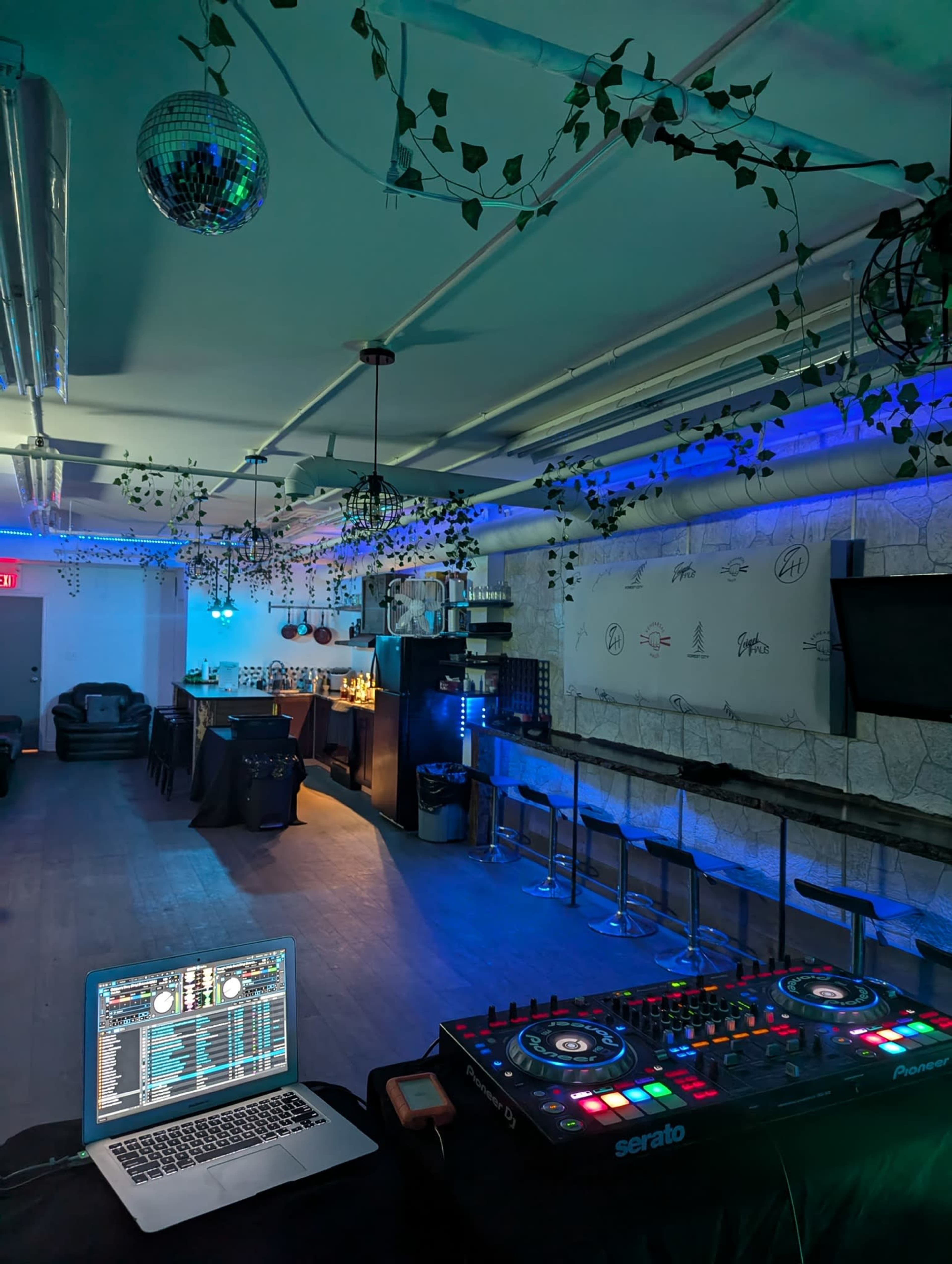 Industrial Event Space w/ Rear Patio & Downtown London View Image in Central London, London, ON