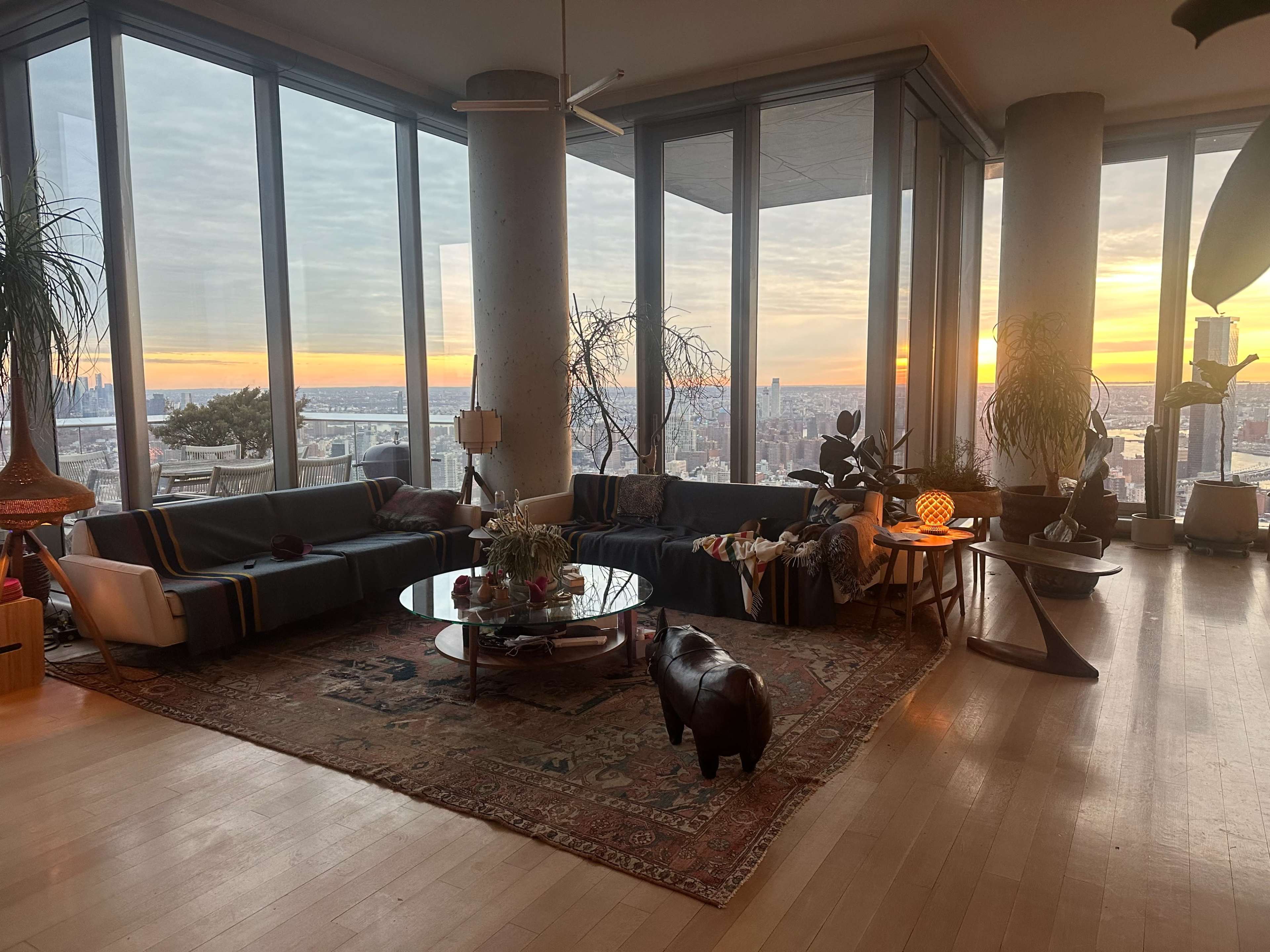 Panoramic Cinematic High-Rise Tribeca Penthouse with Outdoor Access Image in Lower Manhattan, New York, NY