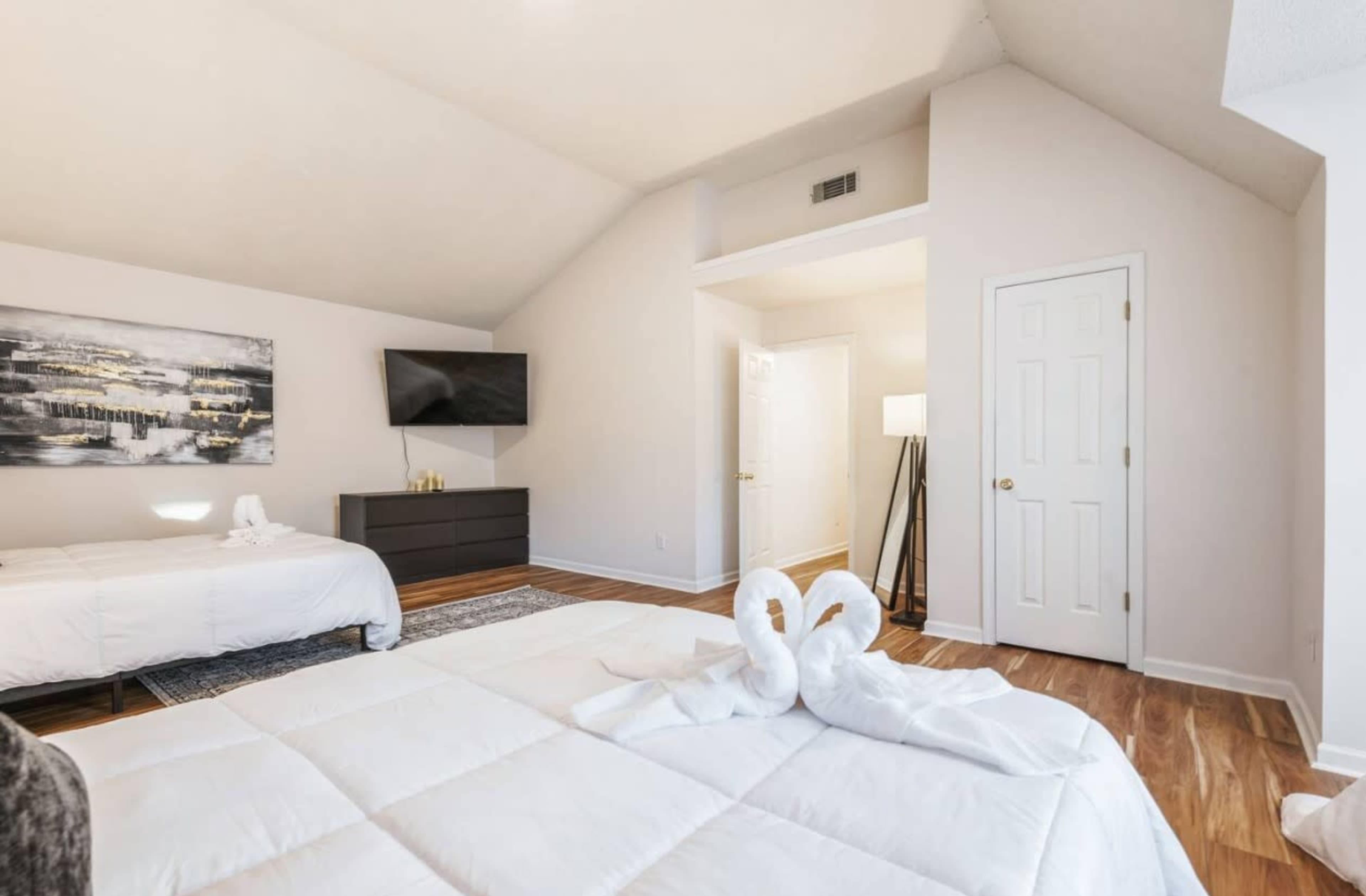 OG LLC | Luxury 3BR Decatur Home, Decatur, GA | Off-Site | Peerspace
