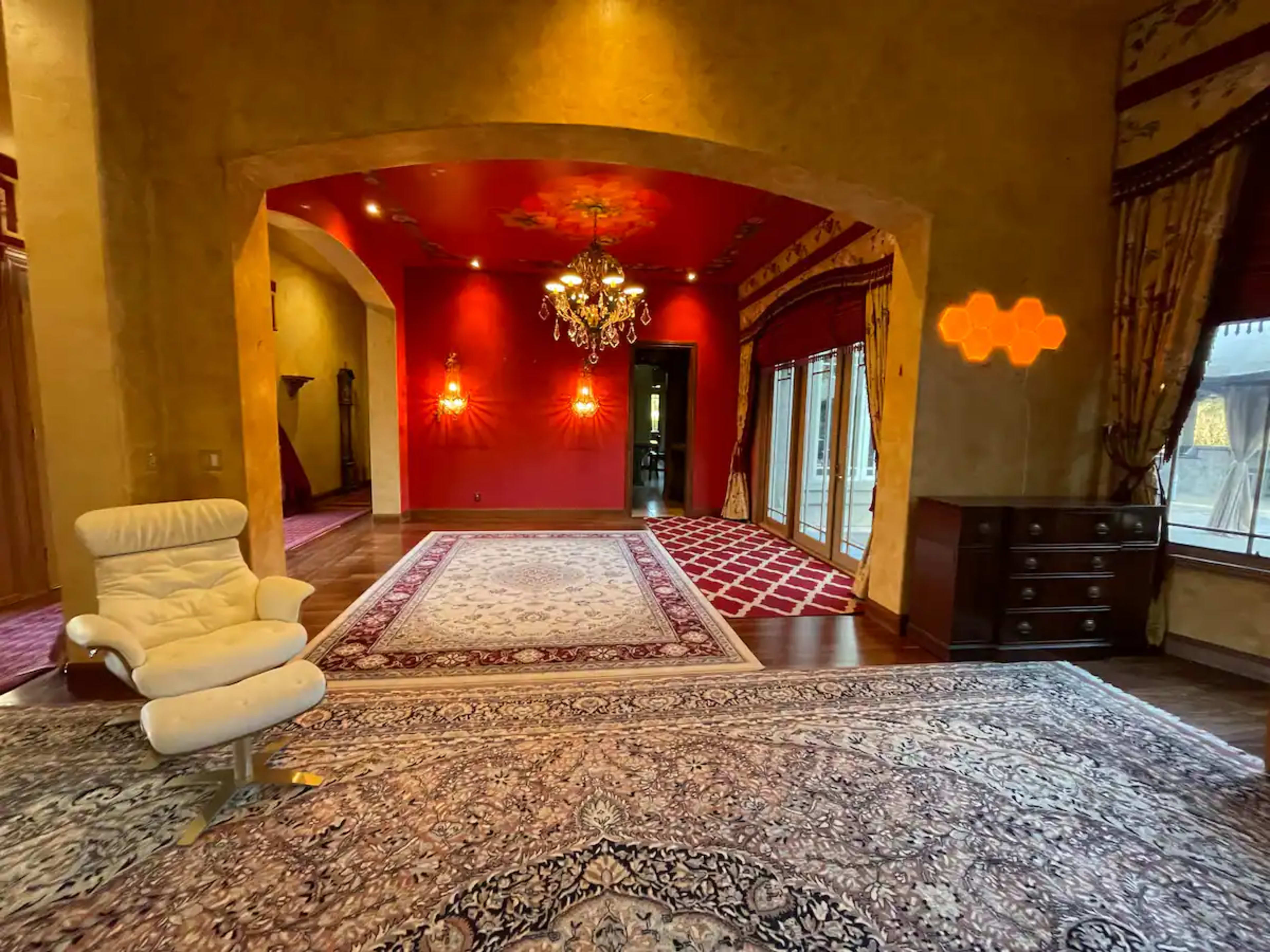 Delightful Luxury Ranch With Poolside Kitchen Image in , Gilroy, CA