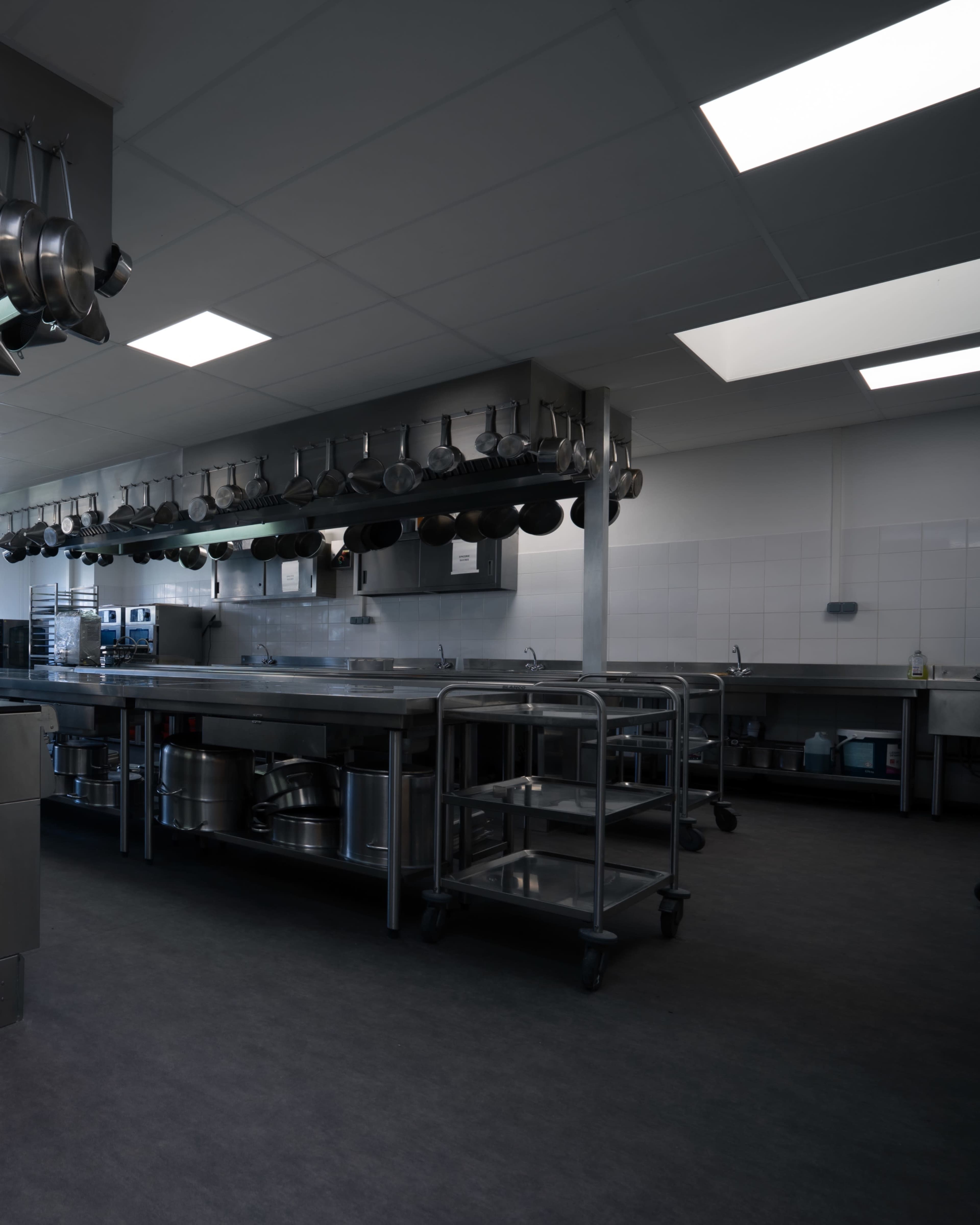 laboratoires profesionnels au coeur de paris 18 ème Image in , Les Pavillons-sous-Bois