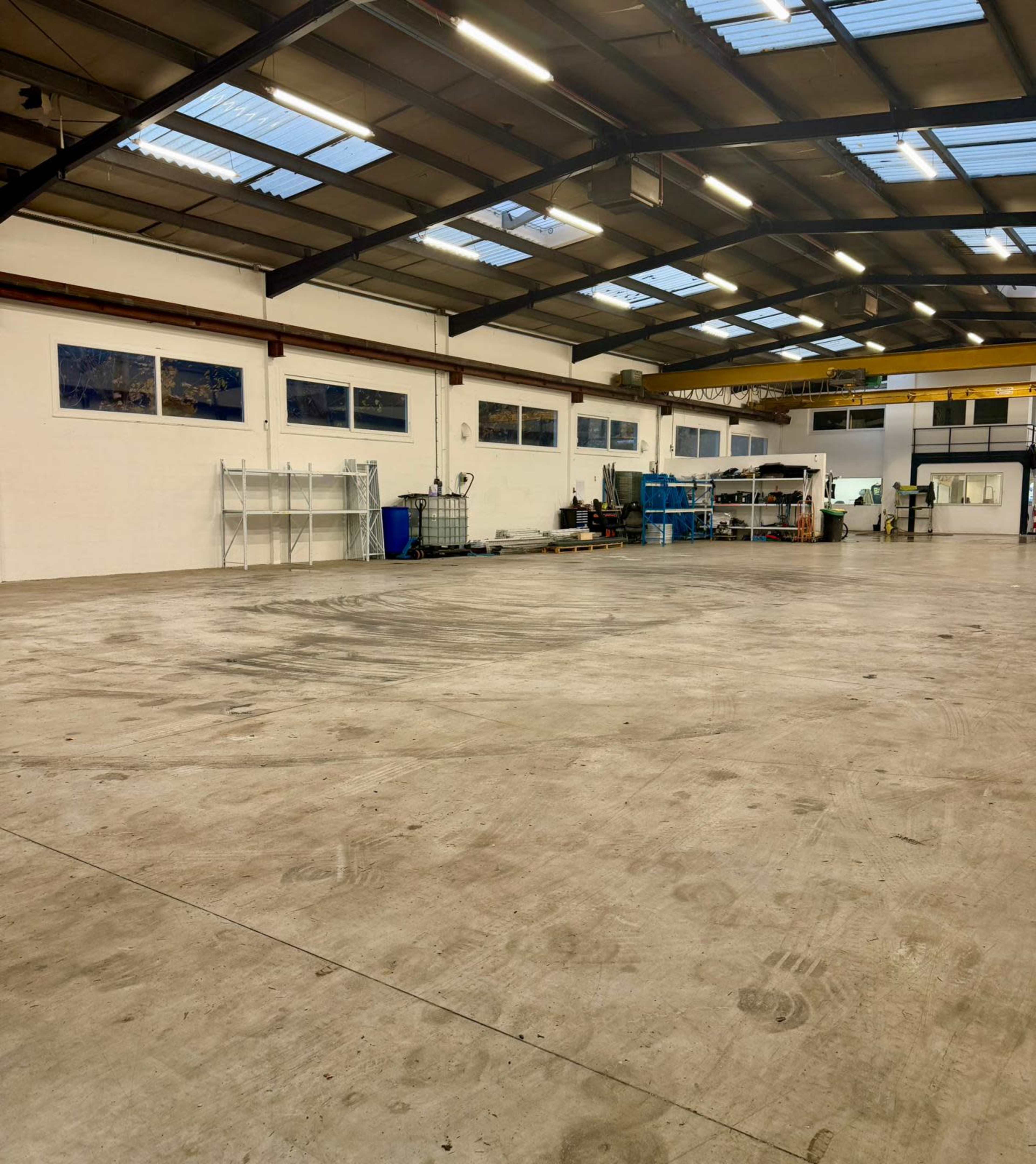 Entrepôt avec lumière naturel Image in , Wissous