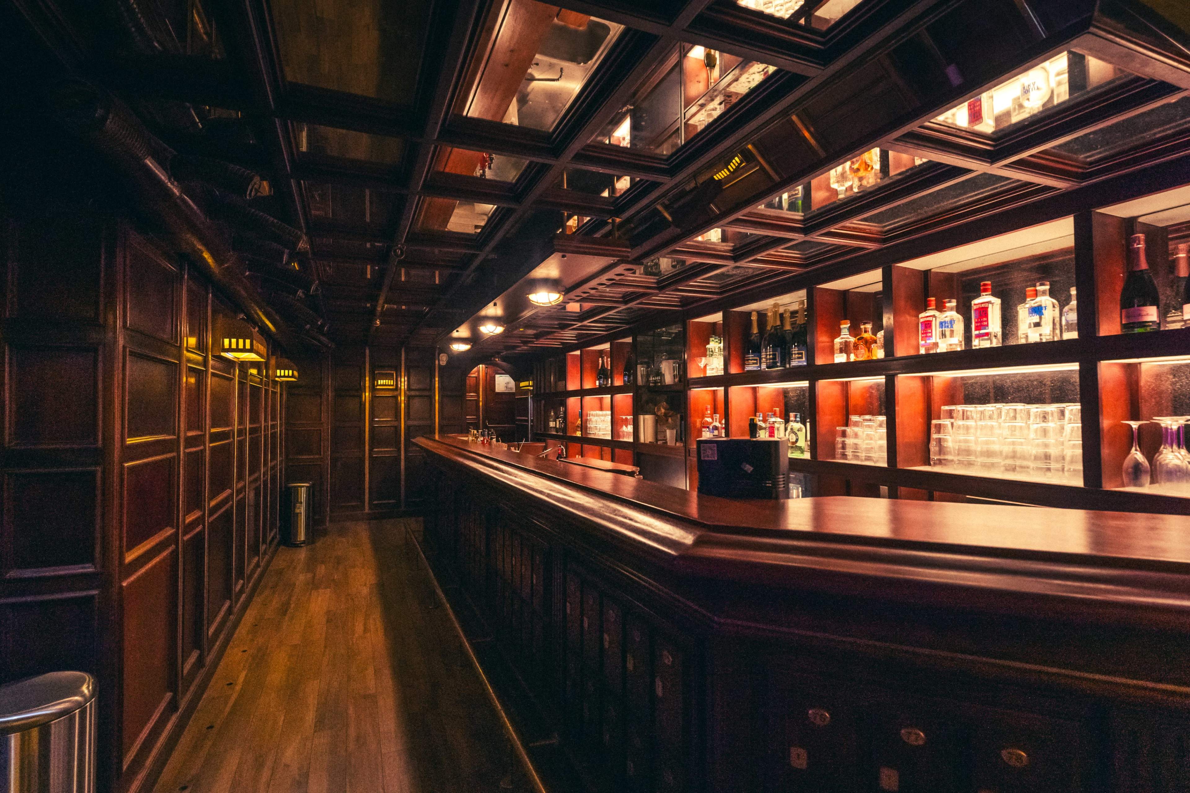 Salles privatives karaoké & quiz Image in Porte-Saint-Denis, Paris