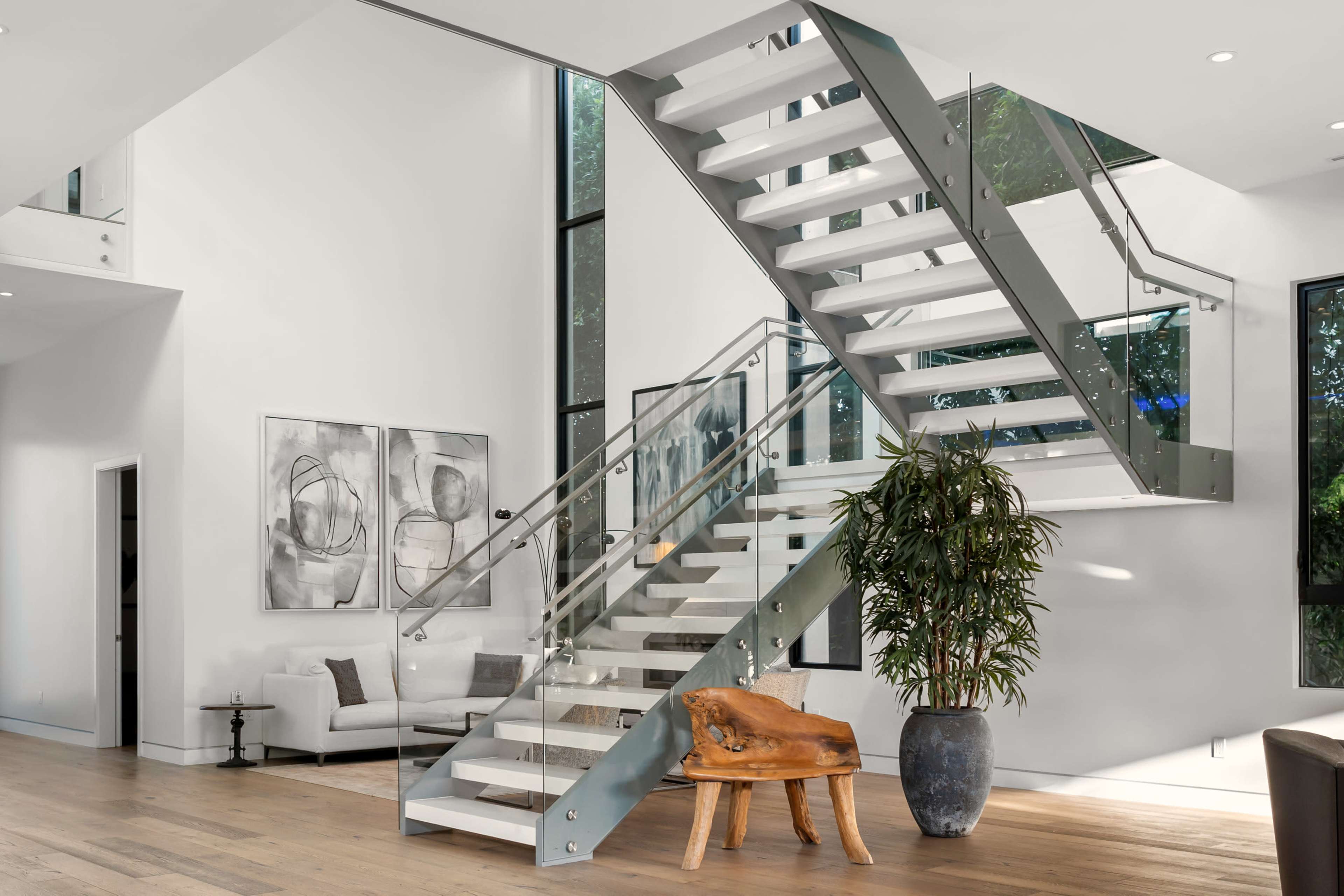 ORLANDO SLEEK MODERN ARCHITECTURAL HOME Image in Beverly Grove, Los Angeles, CA