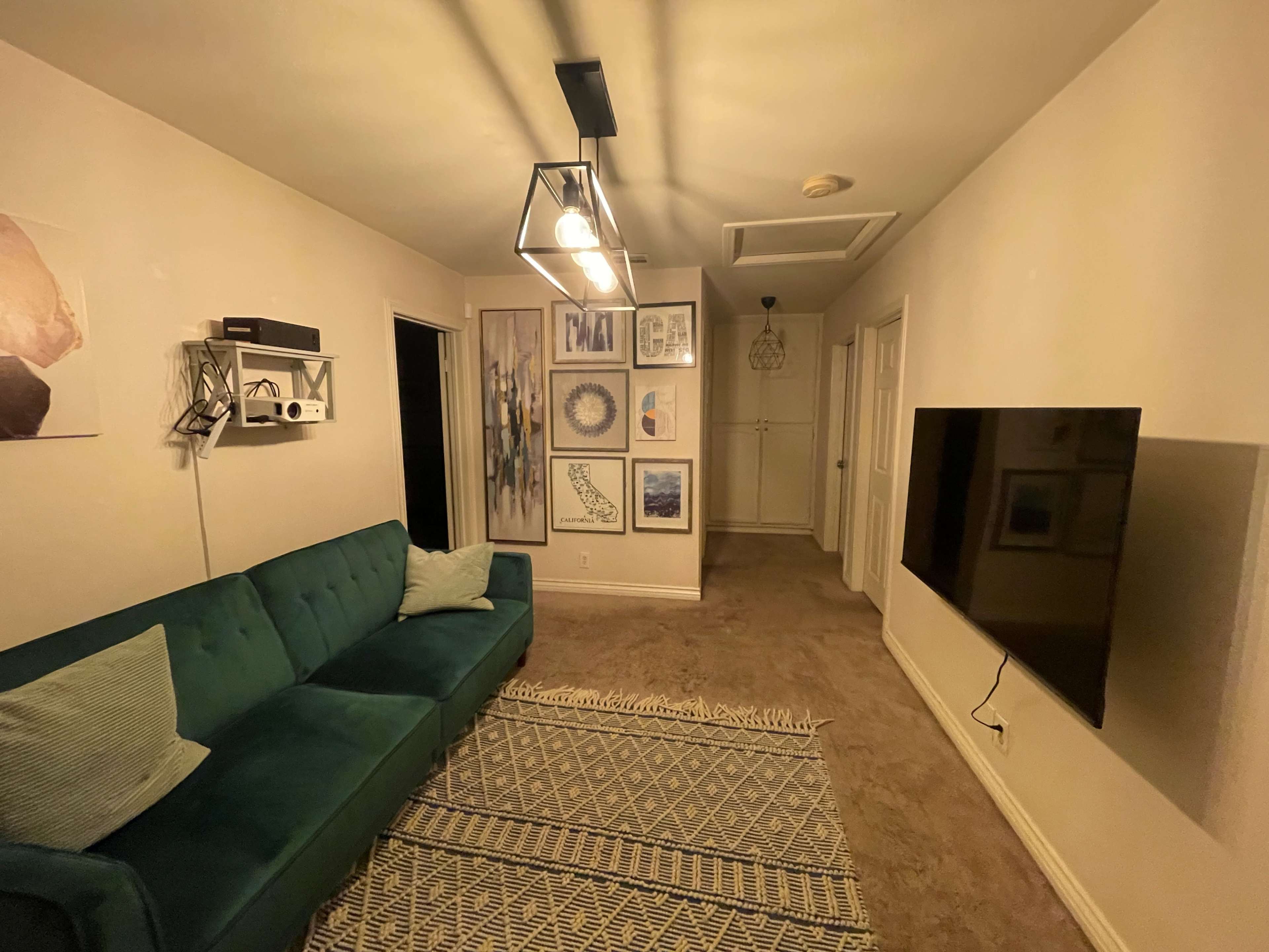 Spacious & Versatile 3-Bath Event Space near SoFi Stadium & The Forum – Ideal for Daytime Gatherings, Meetings, and Productions Image in Inglewood, Inglewood, CA