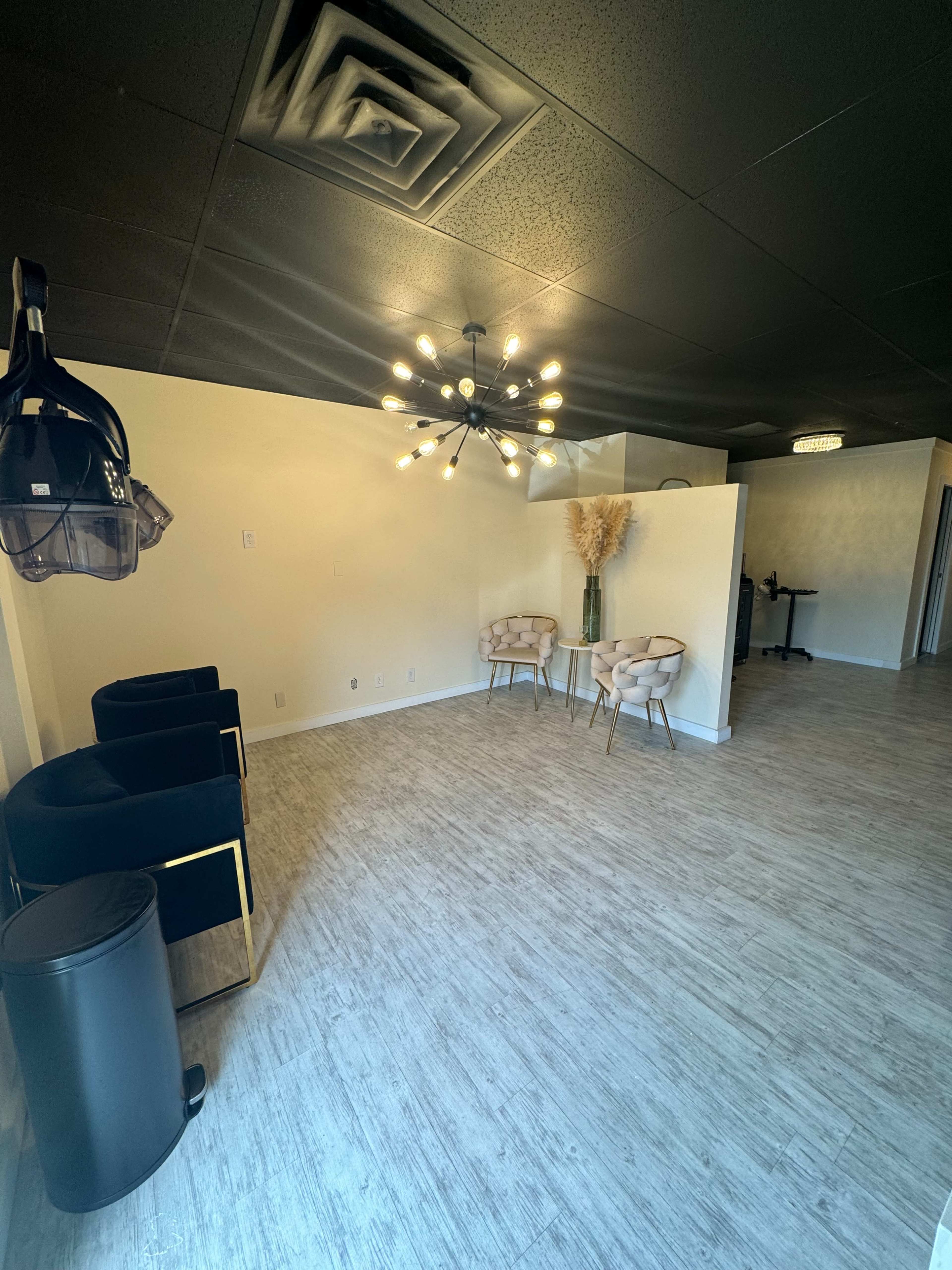 Chic Hair Salon with Free Parking Image in Piedmont Heights, atlanta, GA