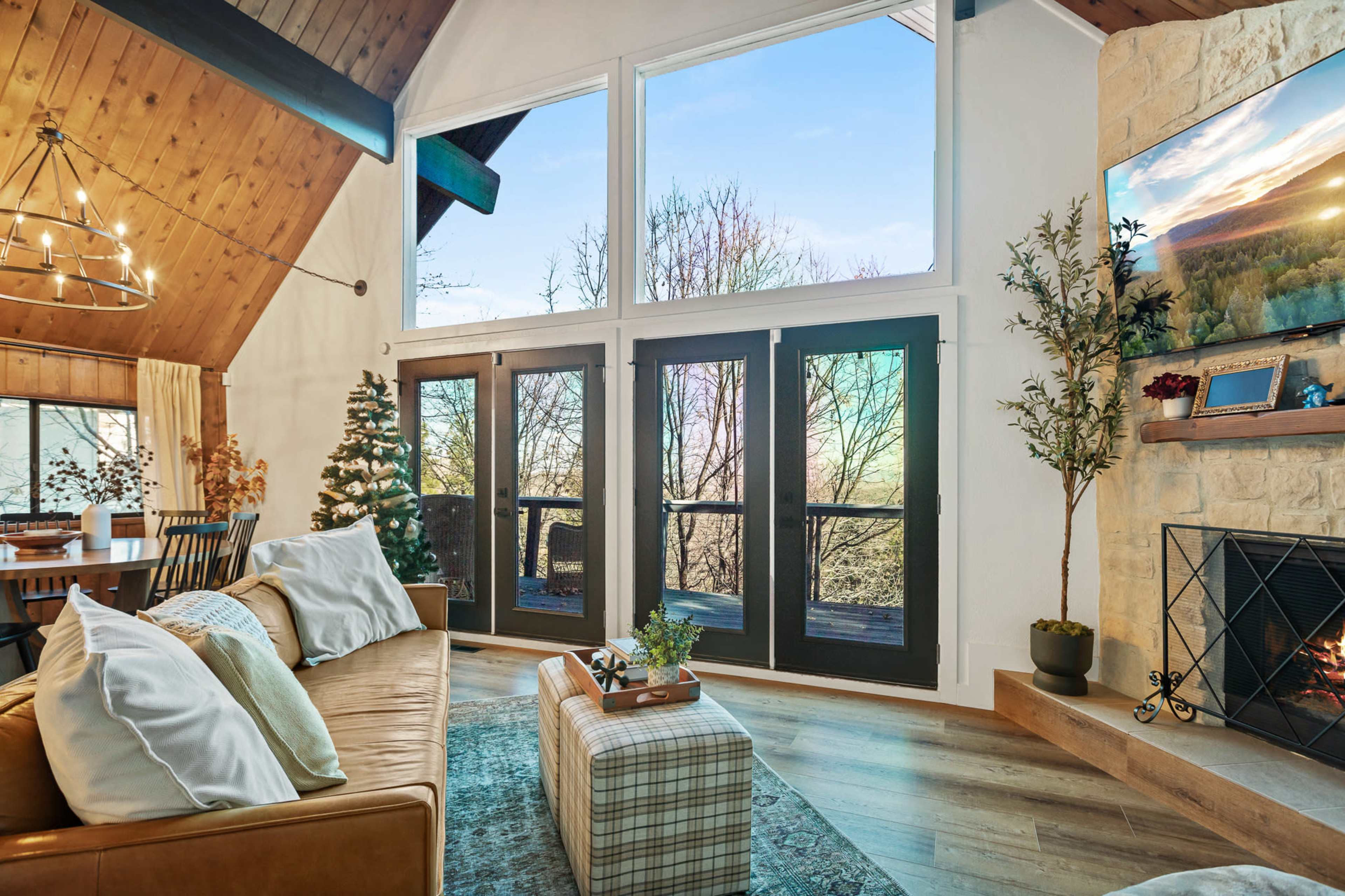 Majestic Cabin with Mountain Views Image in Lake Arrowhead, Lake Arrowhead, CA