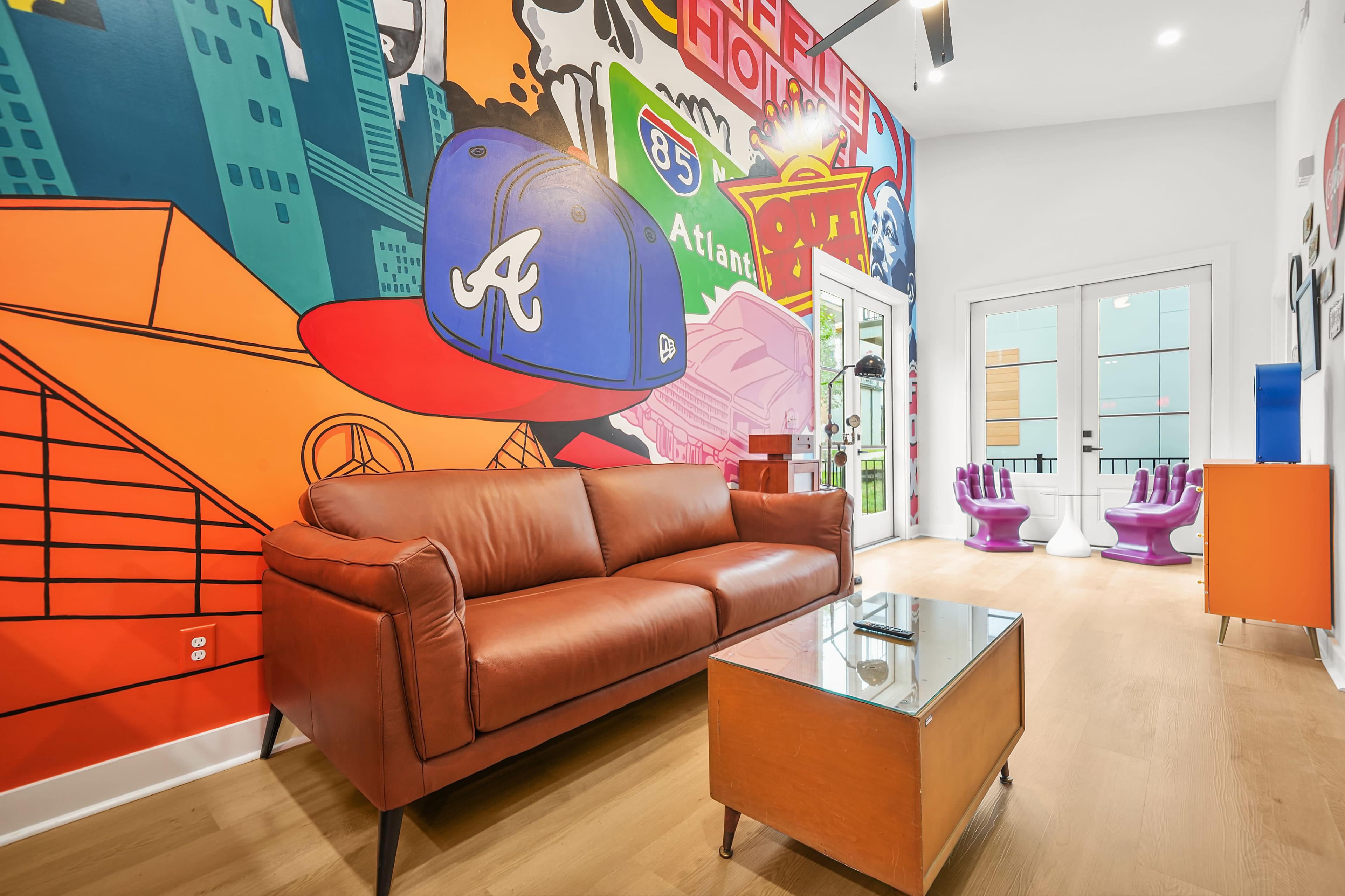 Bold, Modern Micro Home Near ATL Airport – Ideal for Photo Shoots, Film Projects, & Content Creation Image in Union City, Union City, GA