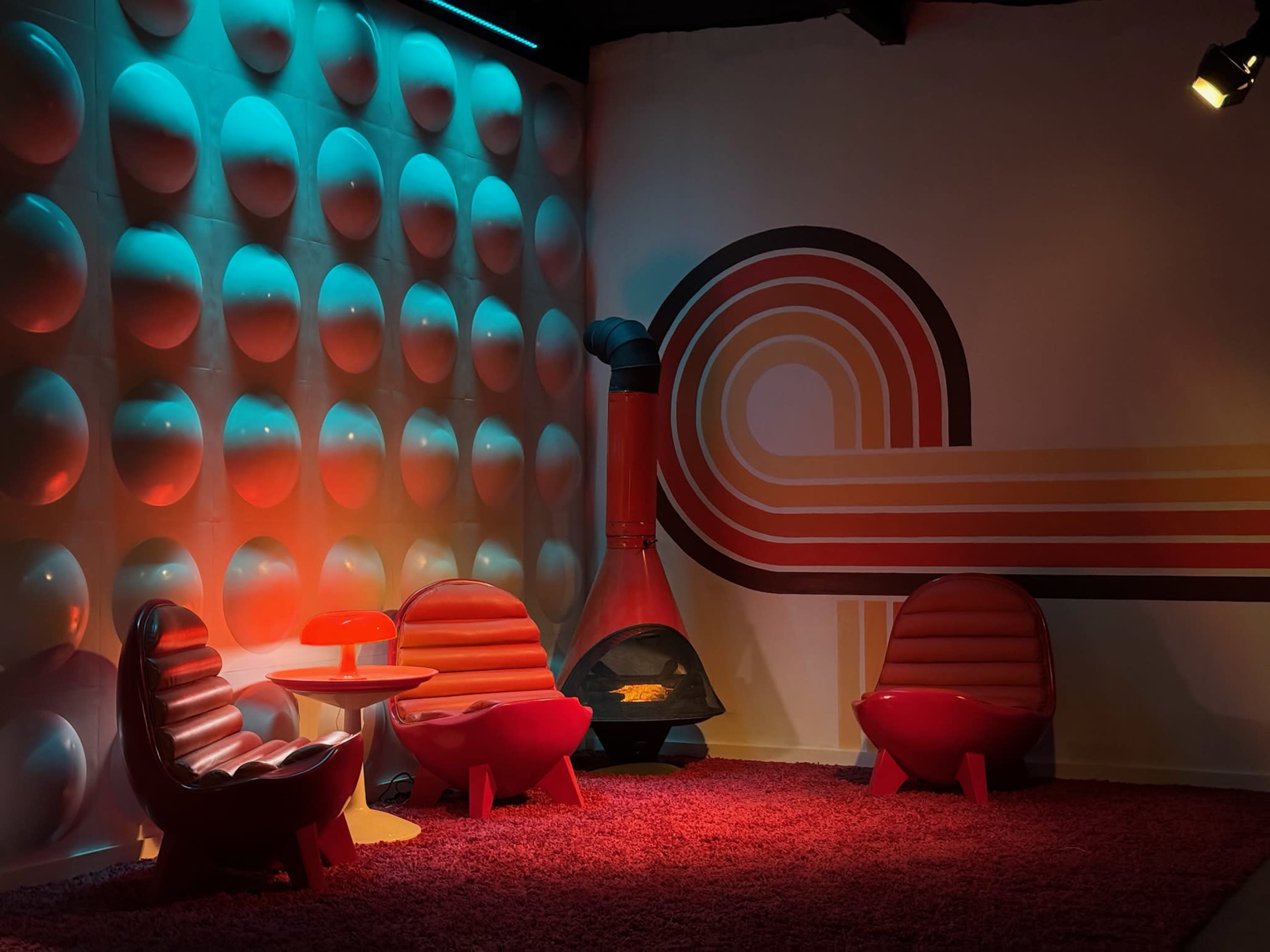 Multiple sets, large cyc wall. Mid century, retro, space age. Image in Casselberry, Casselberry, FL