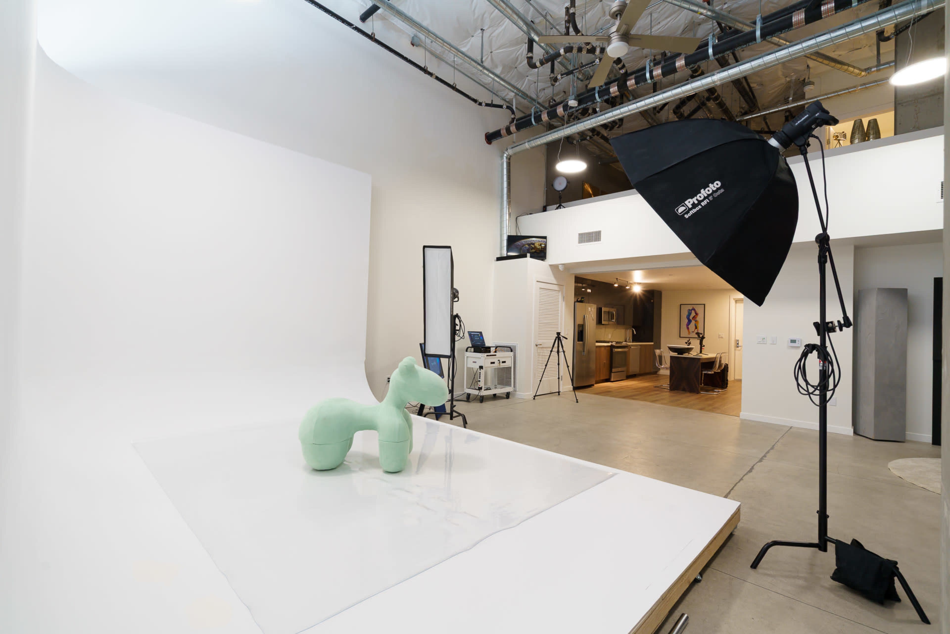 1500 SQFT State-Of-The-Art Photography Studio in the Heart of Las Vegas – Fully Equipped on Fremont Street!! Image in Downtown Las Vegas, Las Vegas, NV