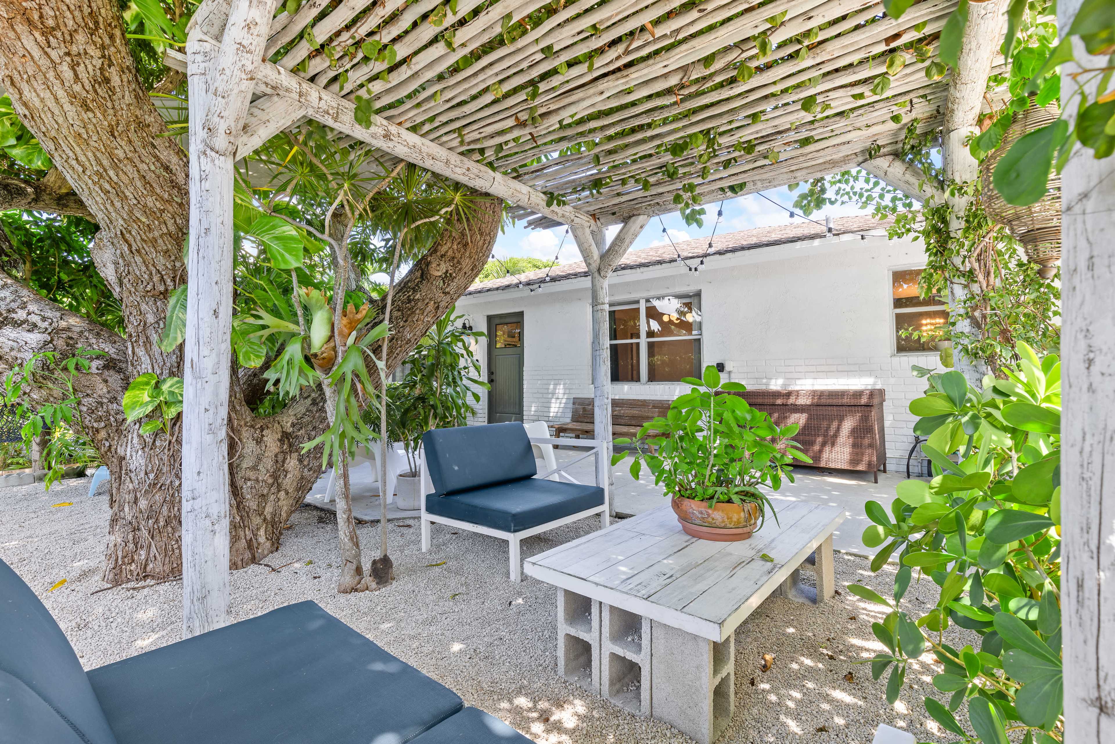 Tropical Hideaway | Perfect for Sprinkles, Micro Events & Special Moments Image in Boynton Beach, Boynton Beach, FL