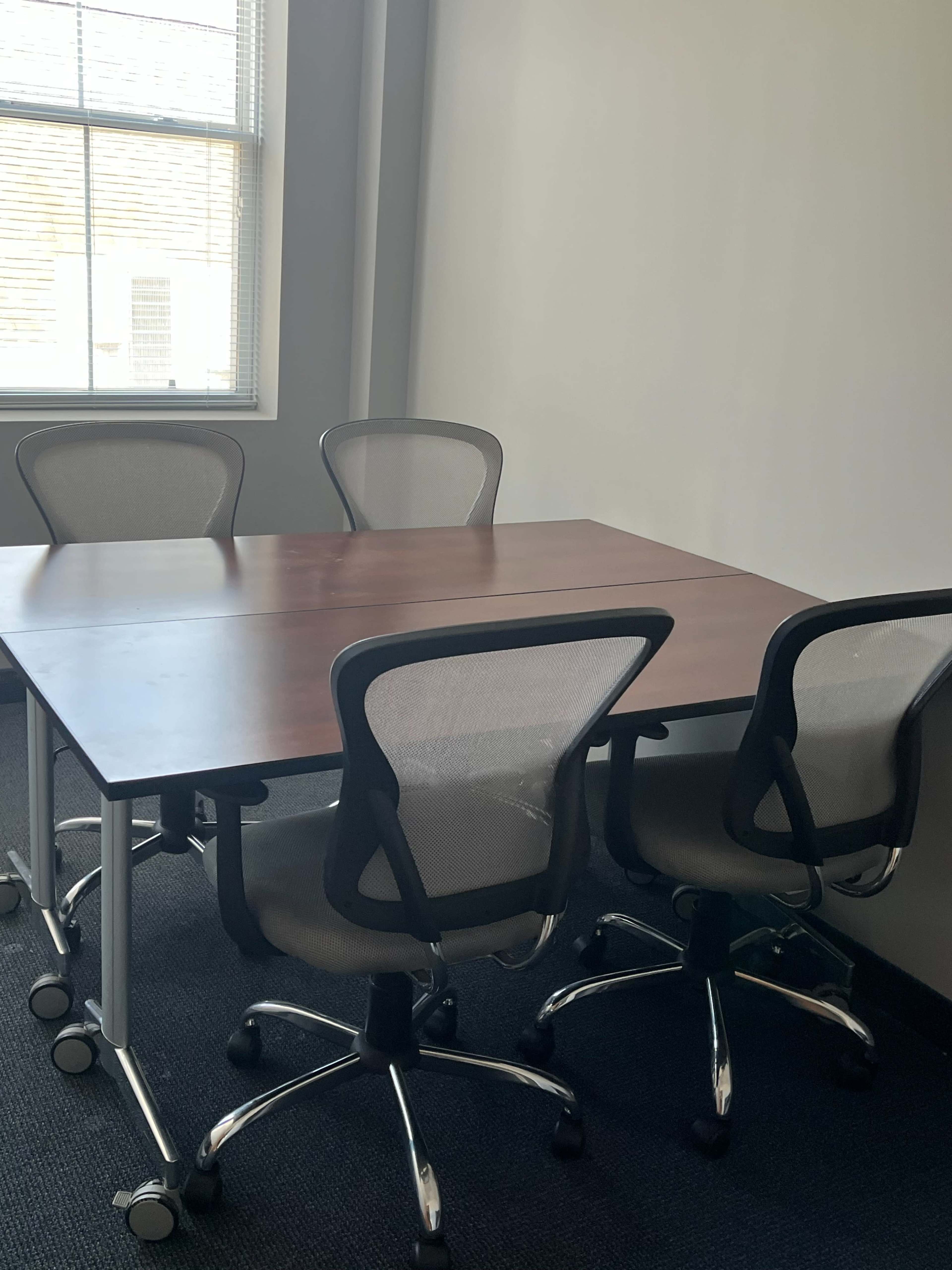 Small Bright Conference Room - 4-6 Guests Image in Potomac Falls, Sterling, VA